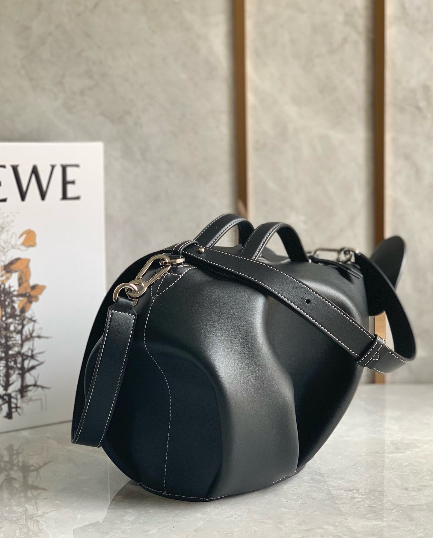 Loewe Elephant Shoulder Bag(35x16x23cm)