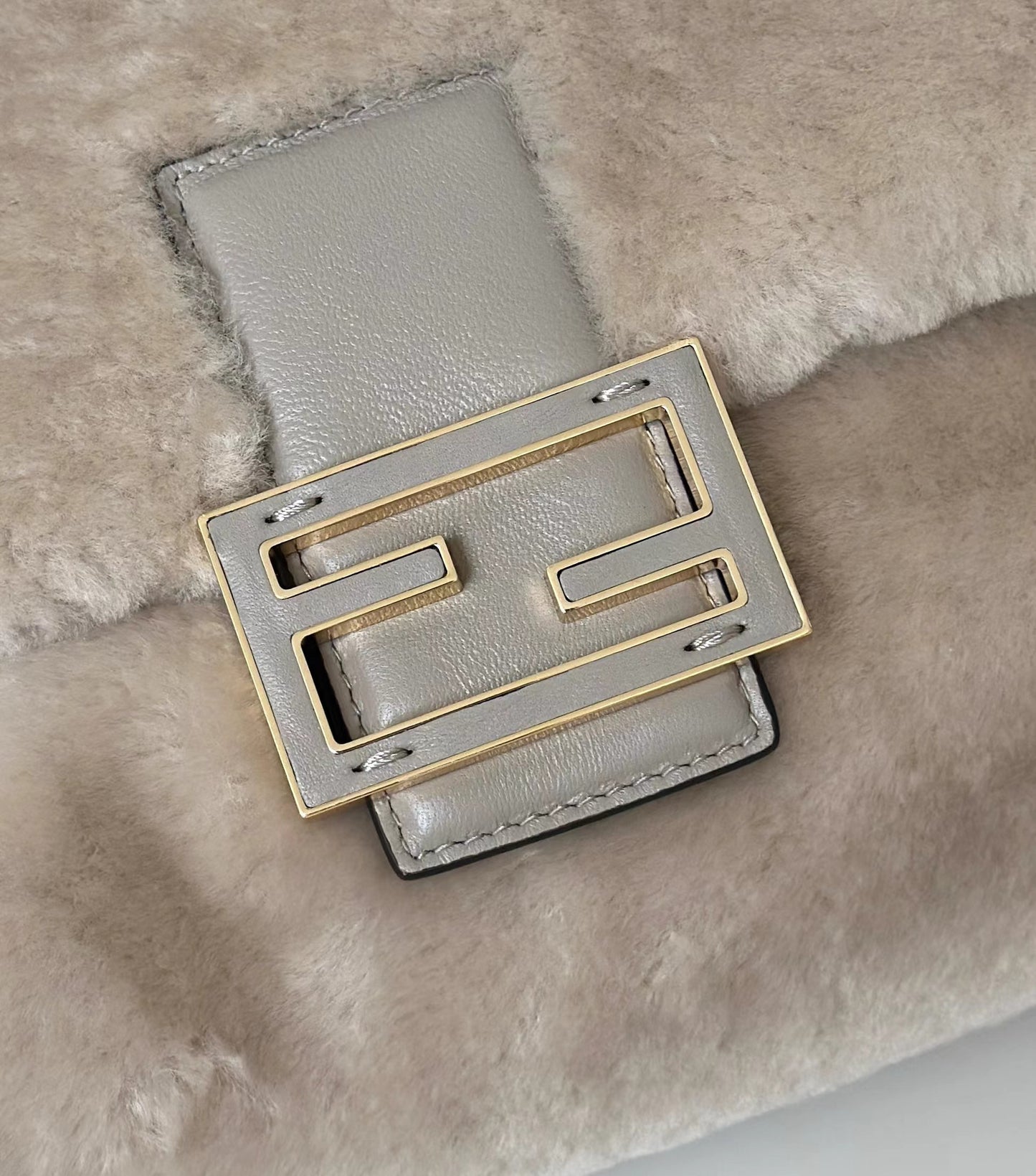 Fendi Mamma Baguette Bag (Small)