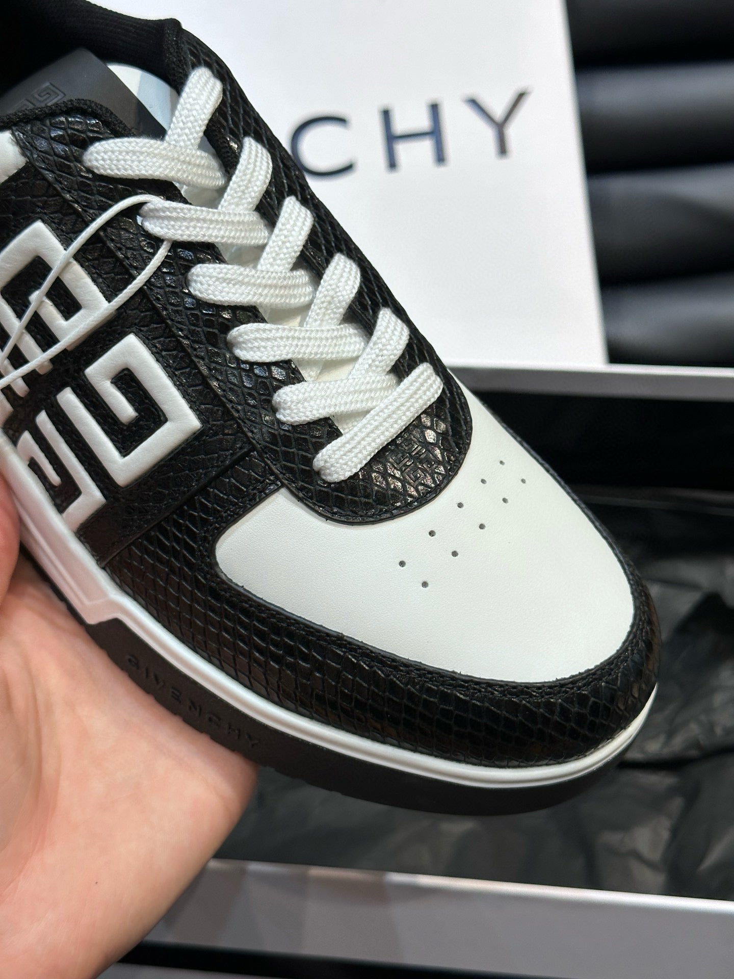 Givenchy Sneakers
