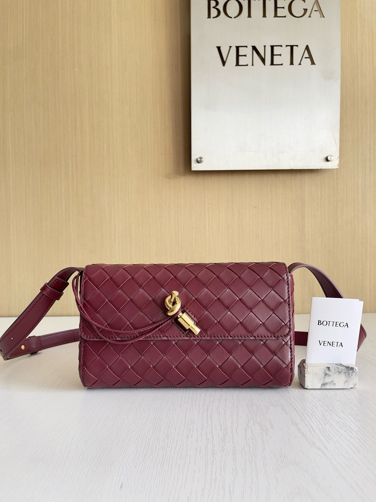 BV Andiamo Clutch Bag 21.5x13x4.5cm