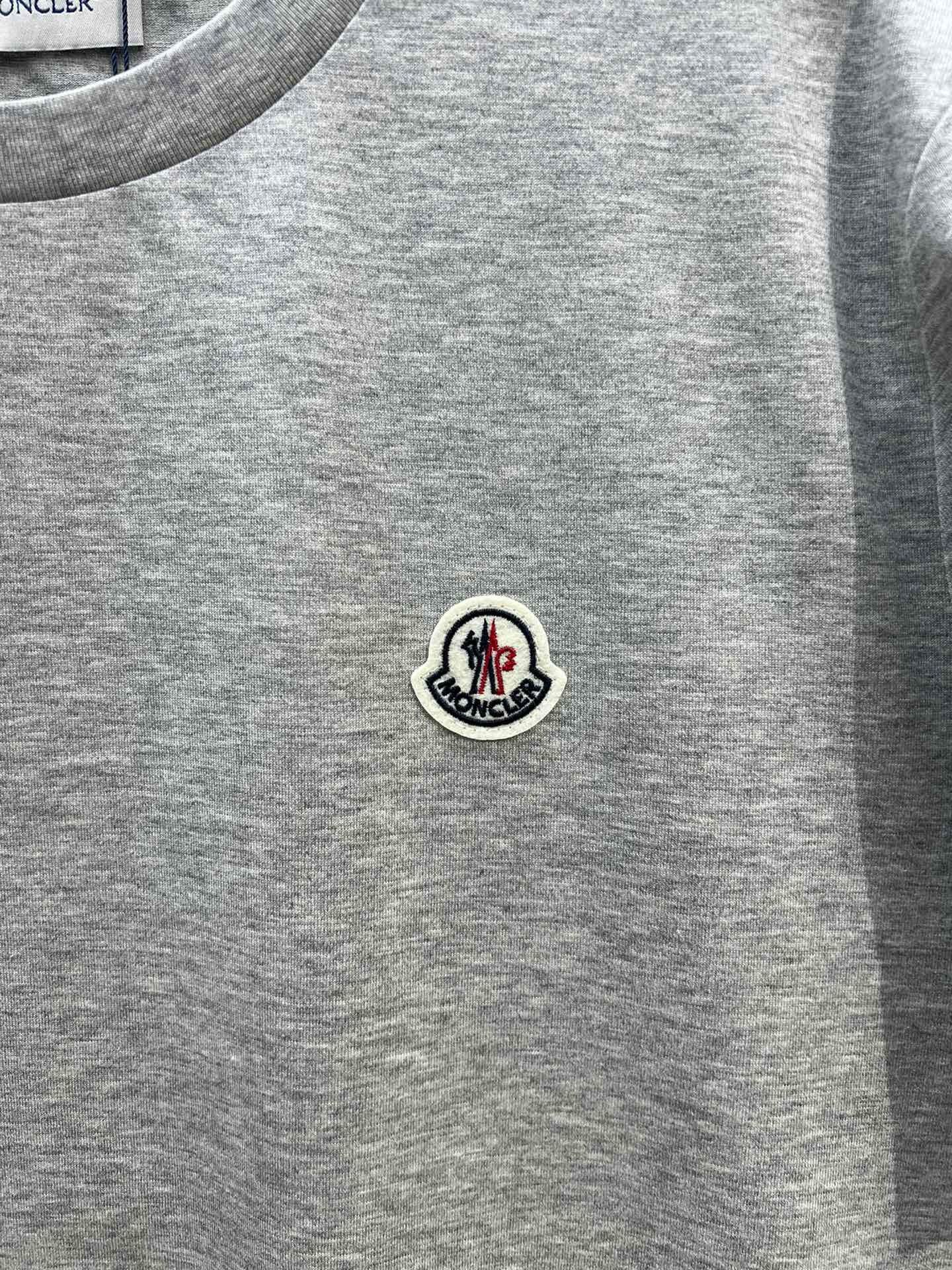 Moncler T-shirt