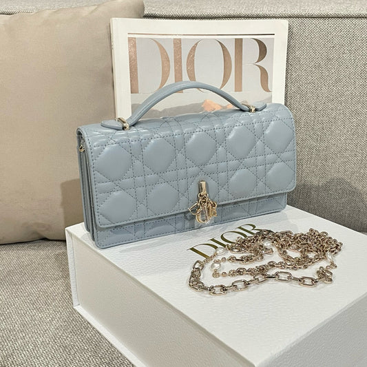 Dior WOC