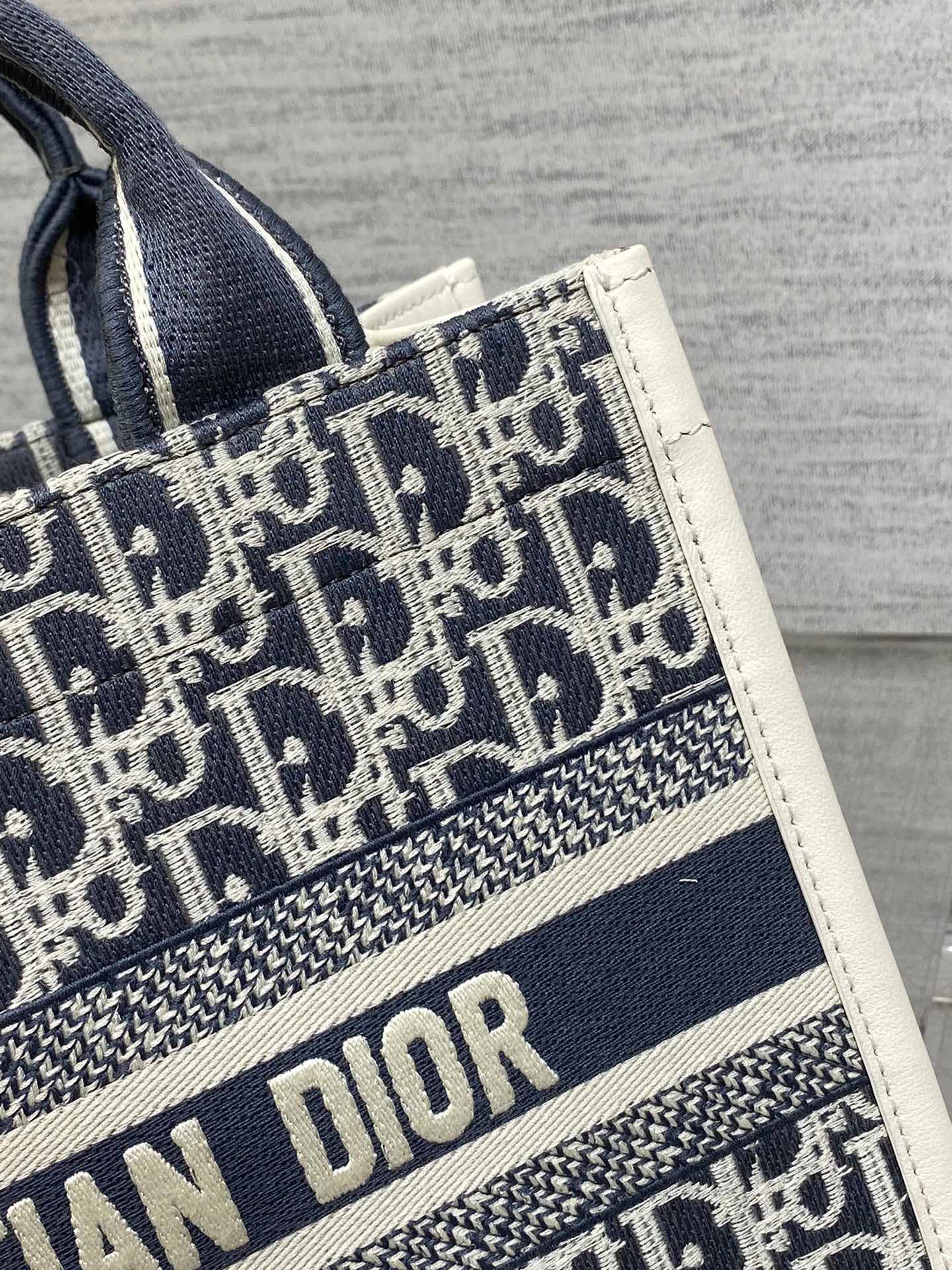 Dior Tote  26x12x21cm