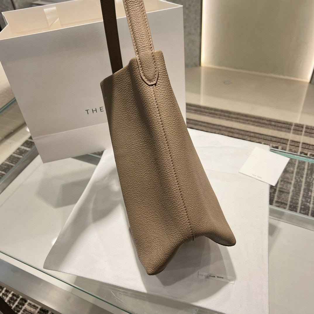 The Row Bucket Bag(30CM*28CM*15.5CM)