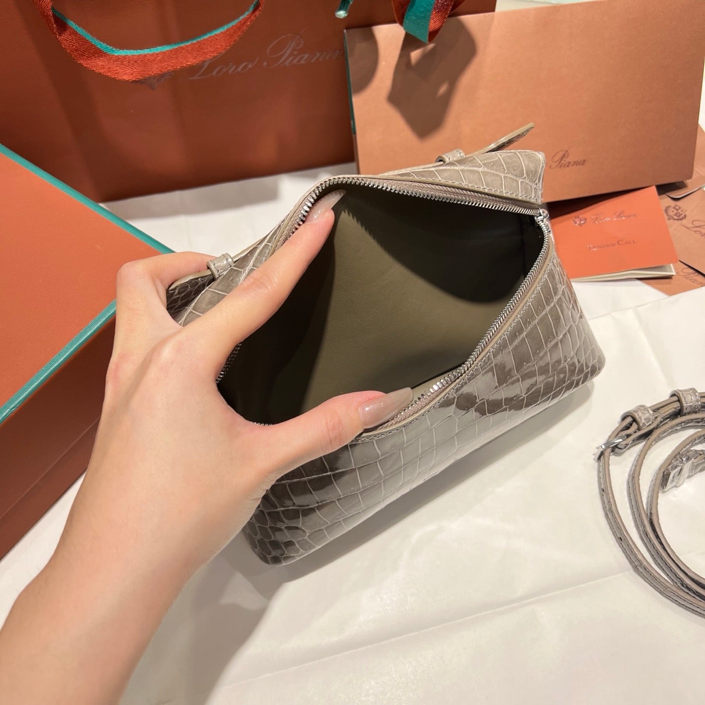 LP Extra Pocket L19 Handbag