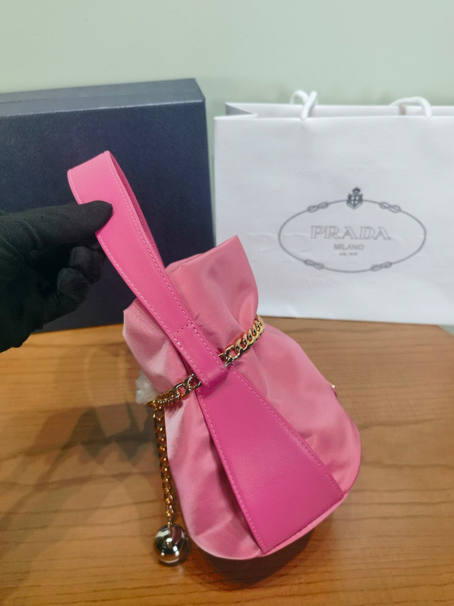 PD Petit Sac Noir Bucket Bag