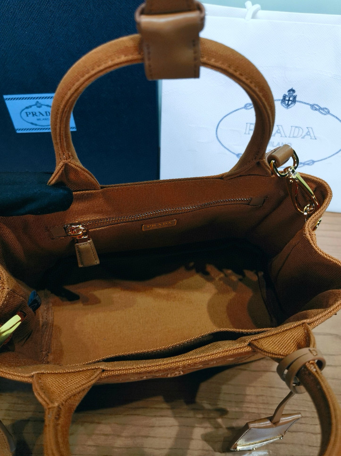 Prada Handle Bag 22x15x13cm