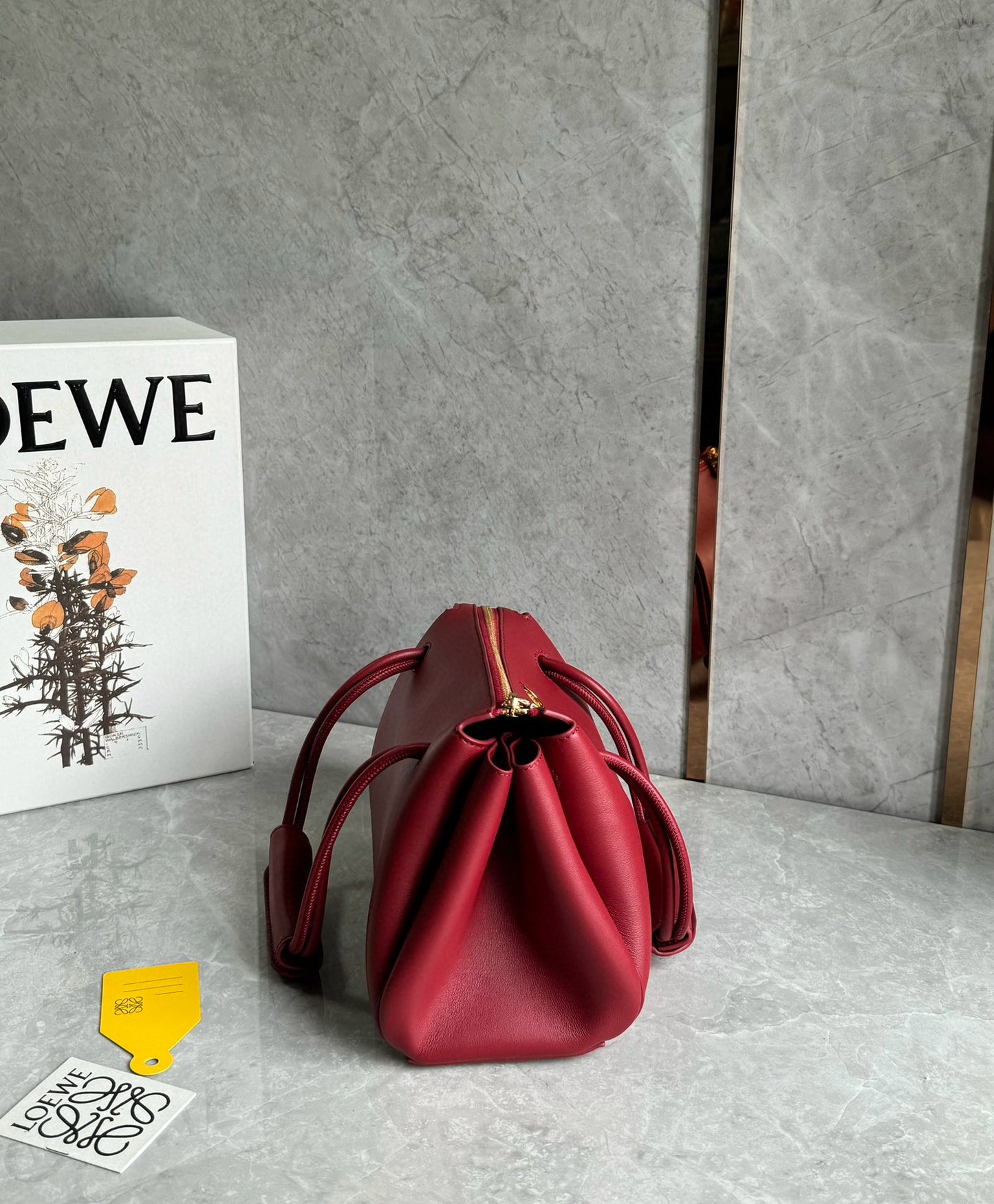 Loewe Madrid Handle Bag(23.5x10x19cm)