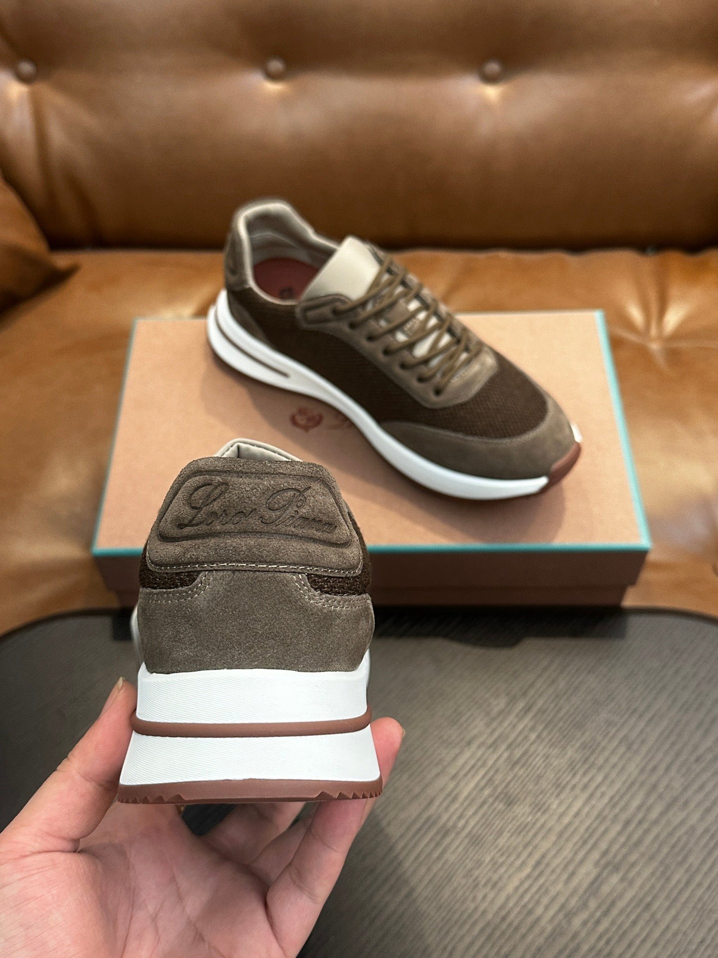 LP Sneakers