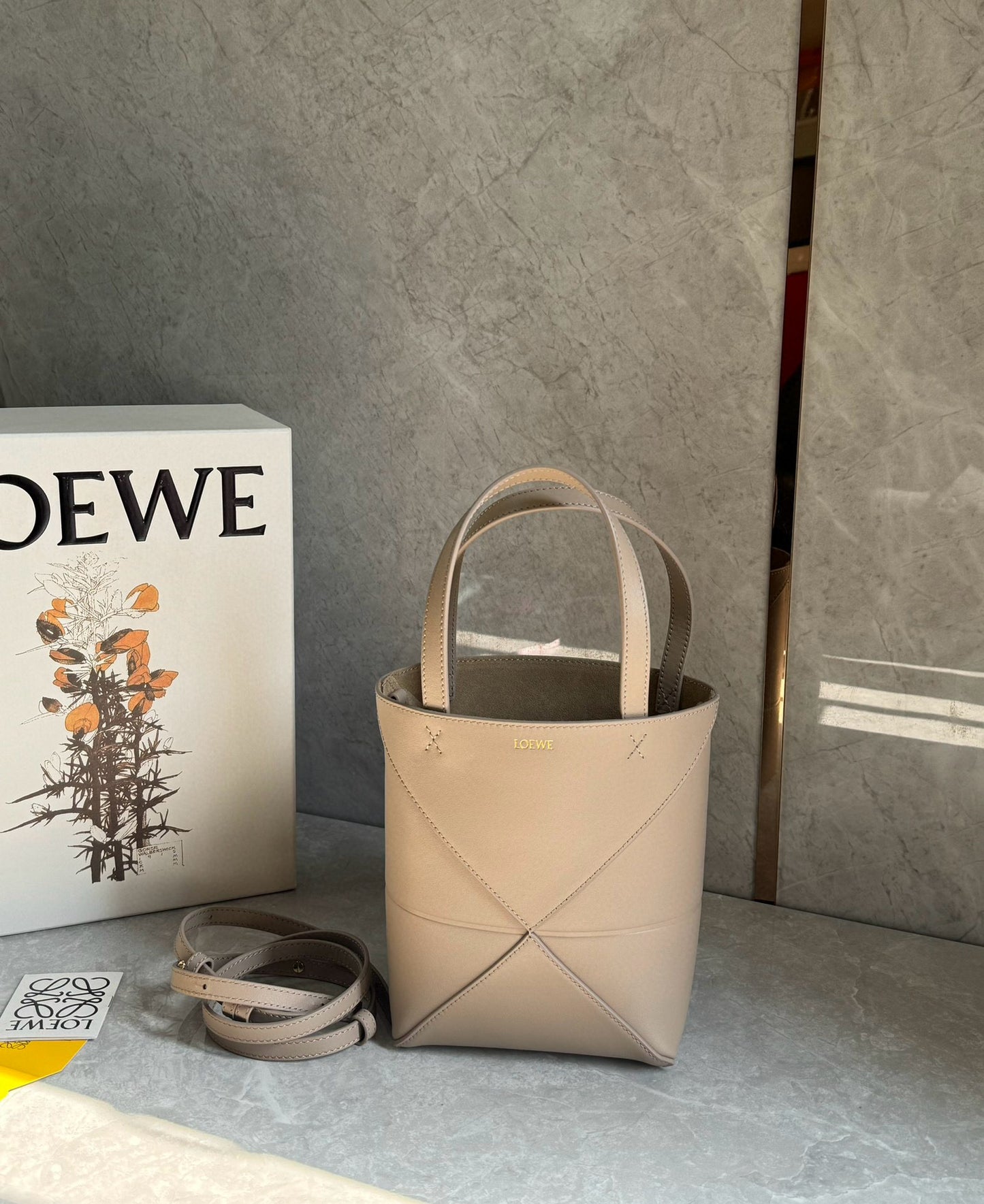 Loewe Puzzle Fold Tote Bag(20x16.5x9.5cm)