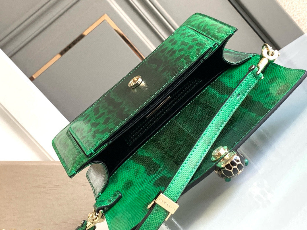 Bvlgari Serpenti Forever East-West Bag(22CM*15CM*4.5CM)