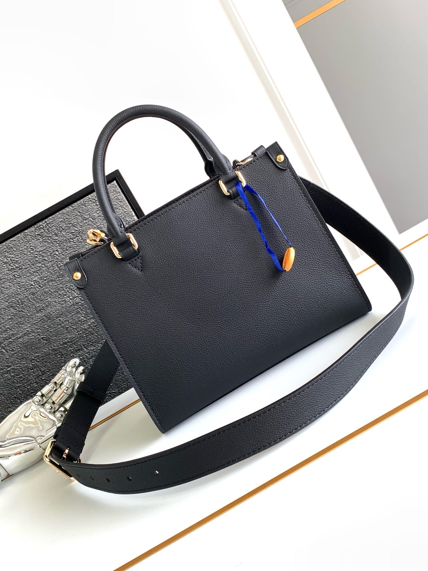 LV Tote Bag M22311