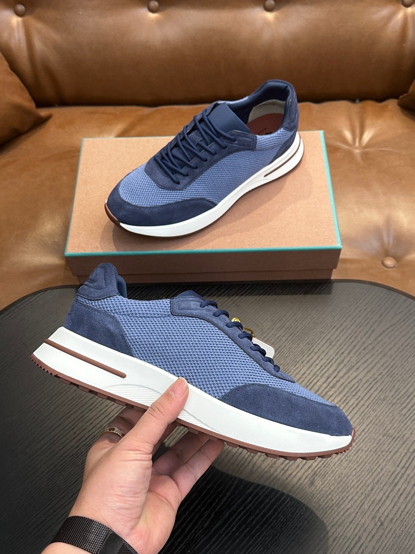 LP Sneakers