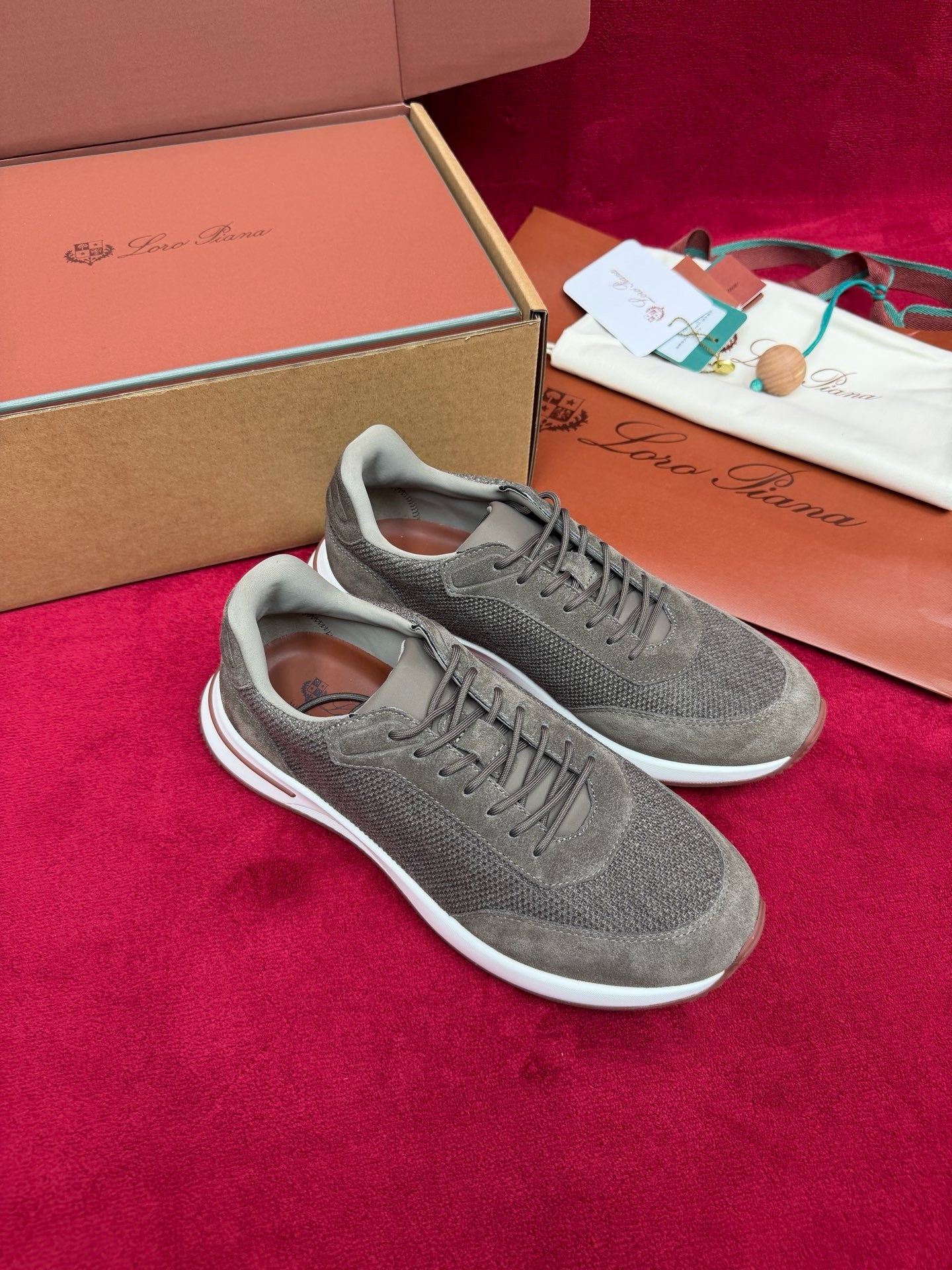 LP Sneaker