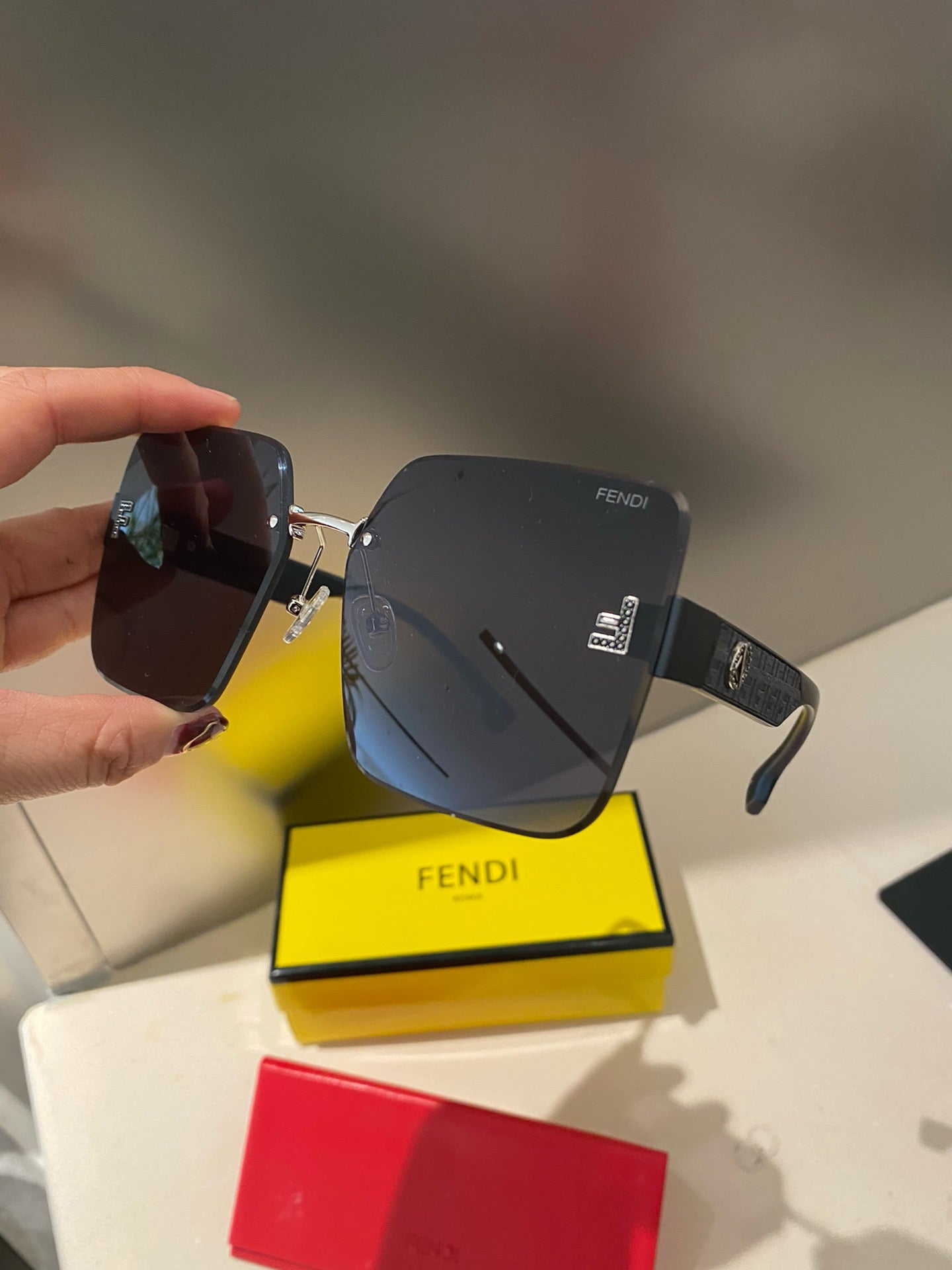 gafas de sol fendi