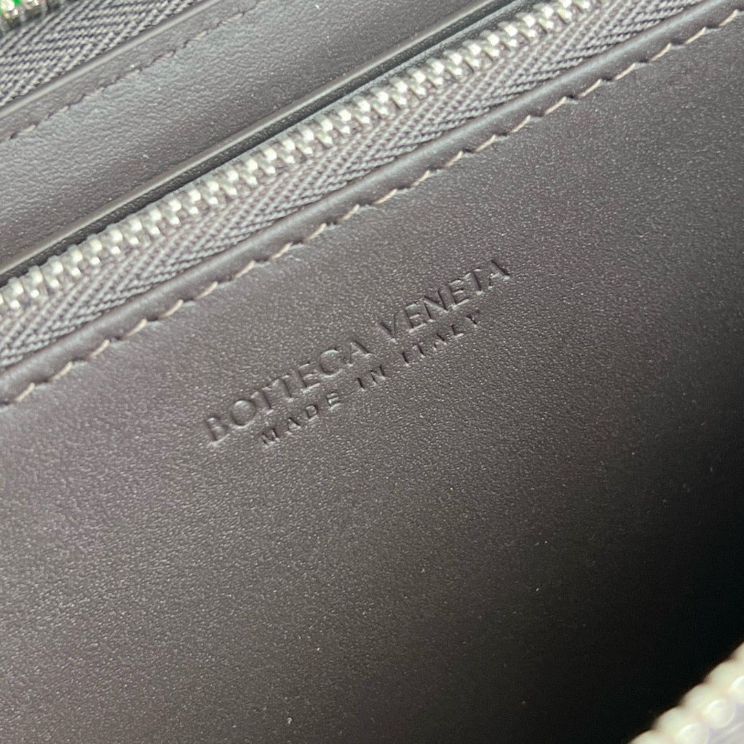 Bottega Veneta Long Zipped Wallet