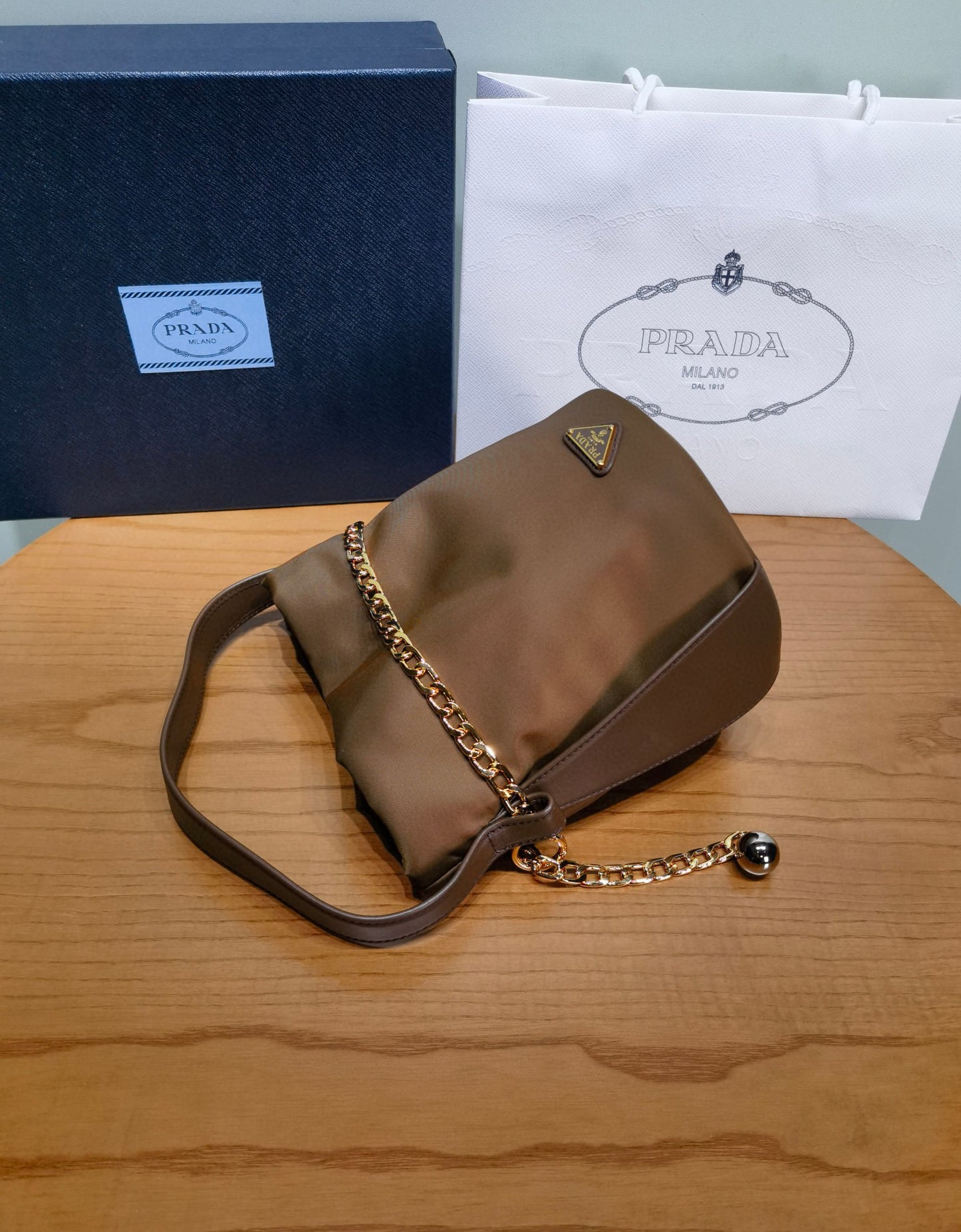 PD Petit Sac Noir Bucket Bag