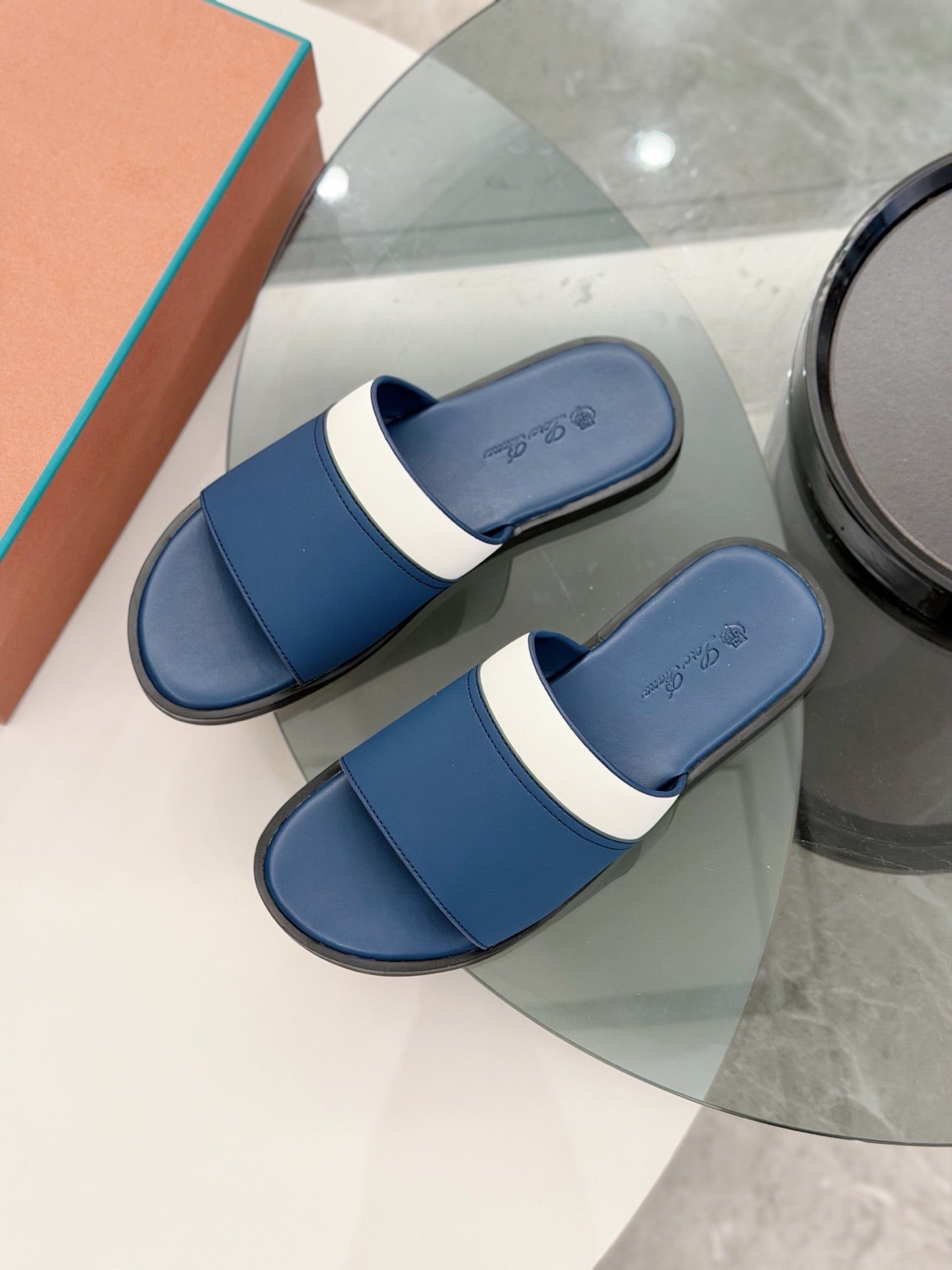 LP Sandals