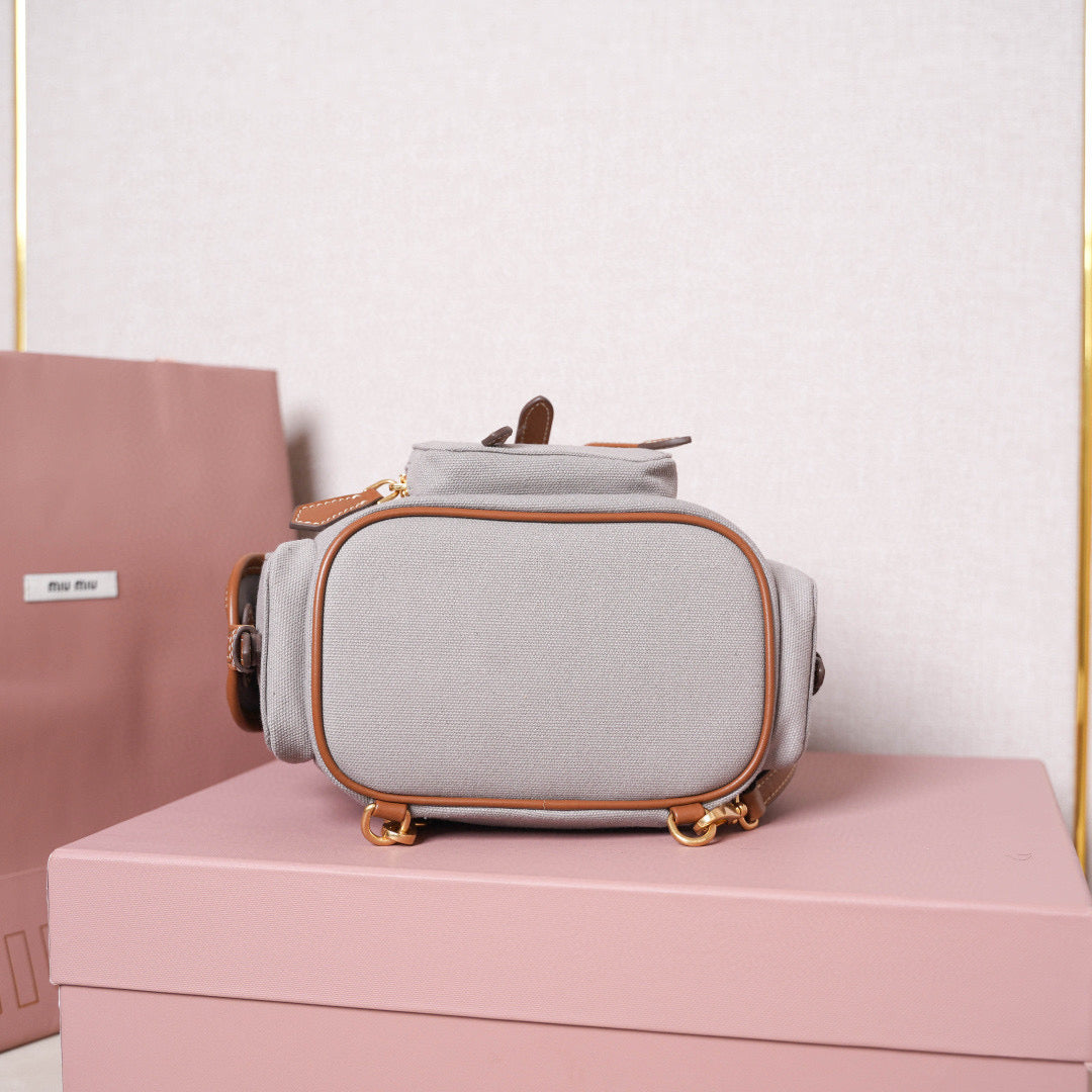 Miu Miu Backpack 22x18x11.5cm