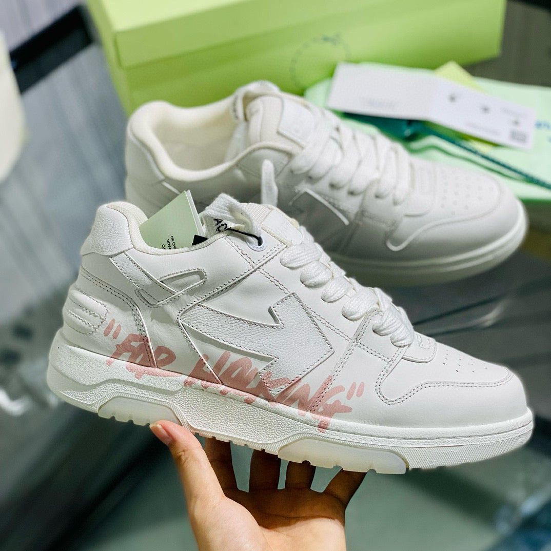 Off-White Sneaker