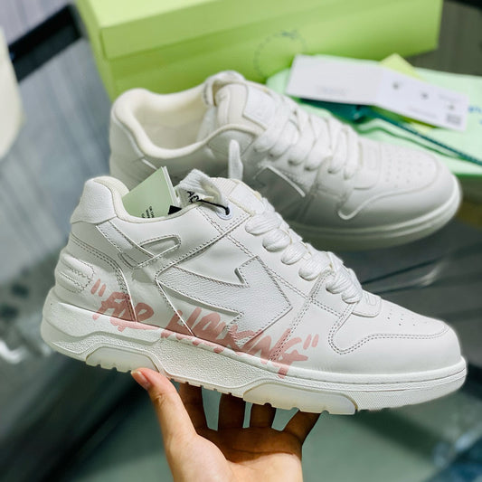 Off-White Sneaker