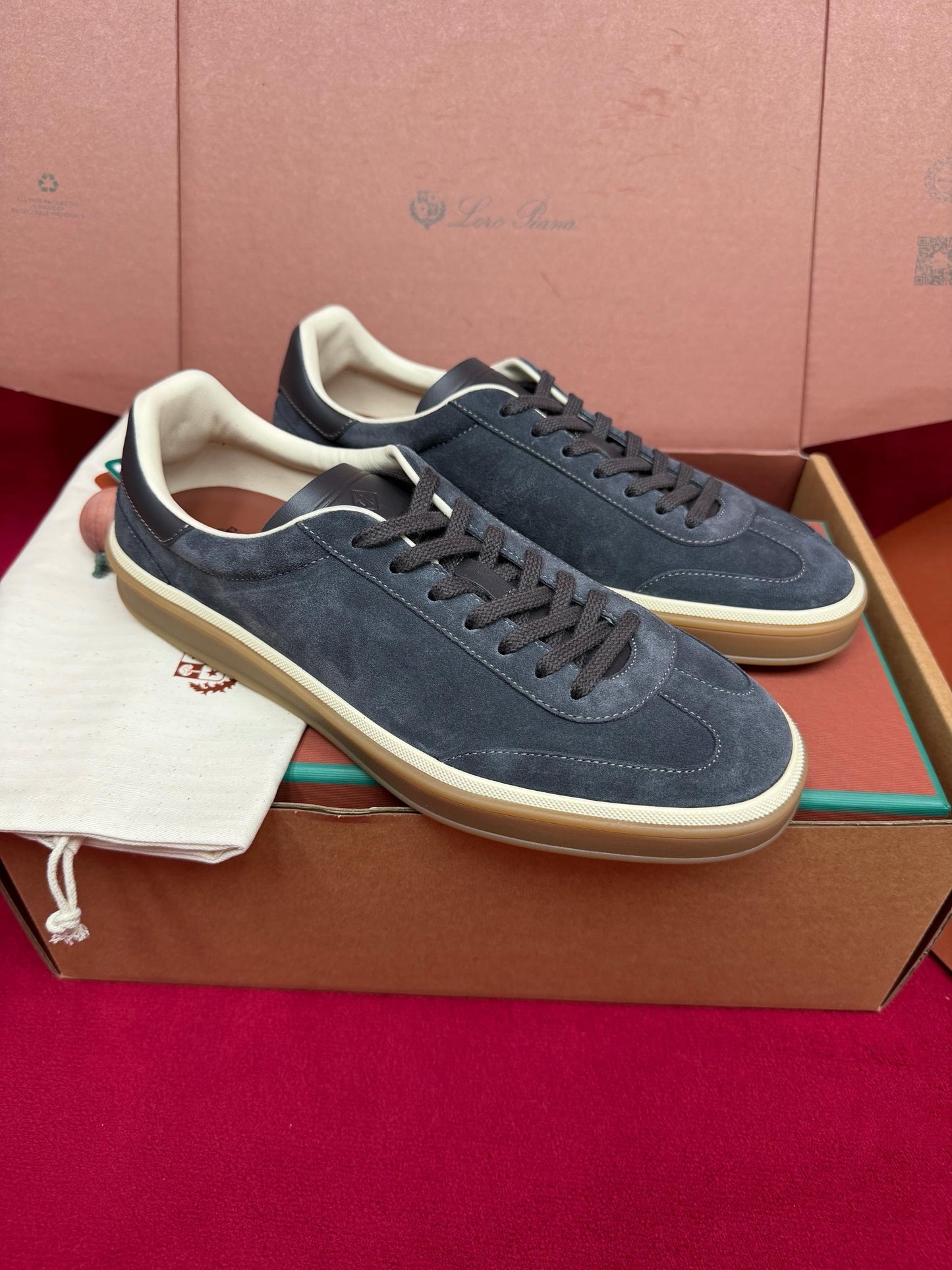 LP Sneaker