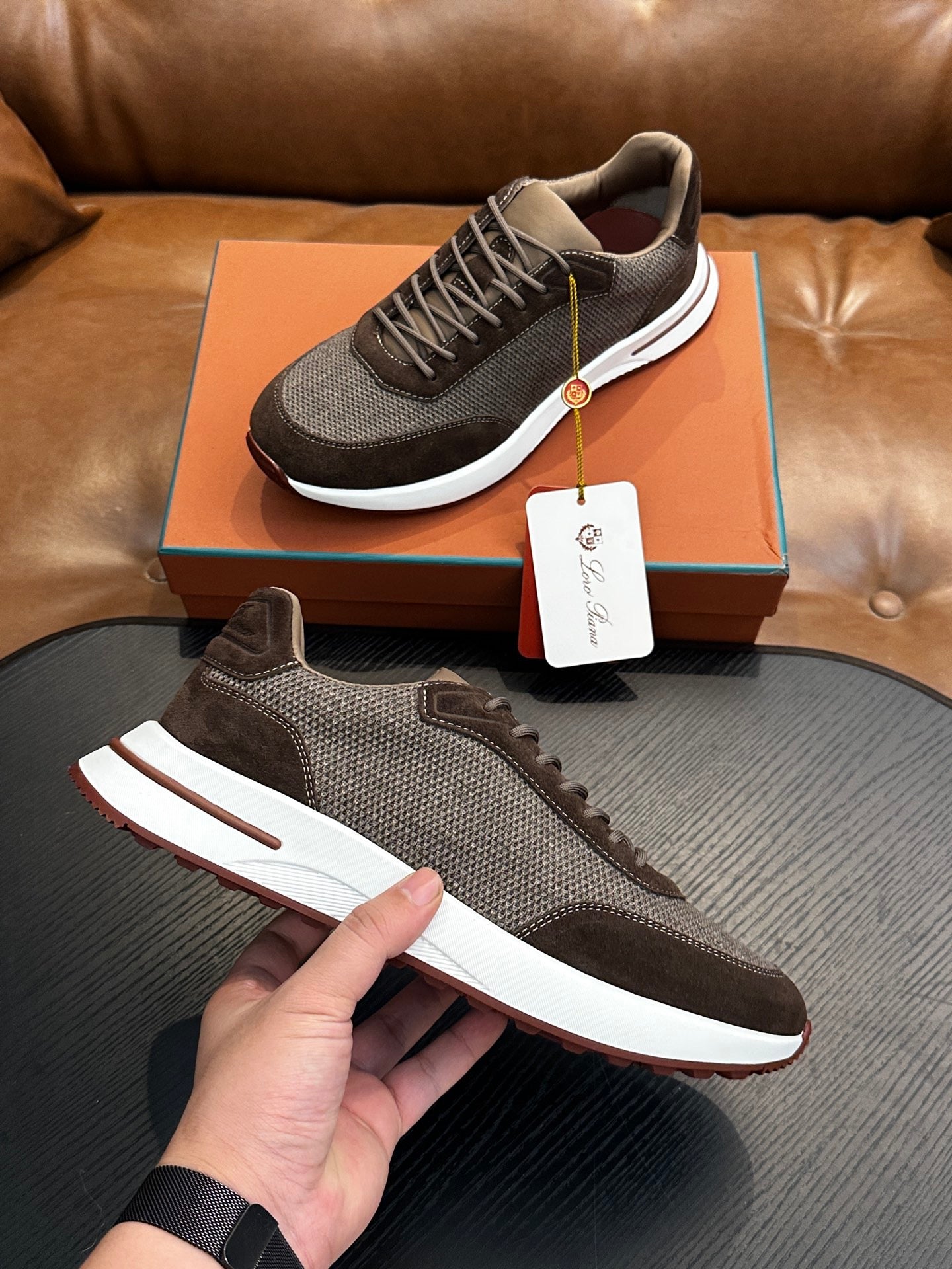 LP Sneakers