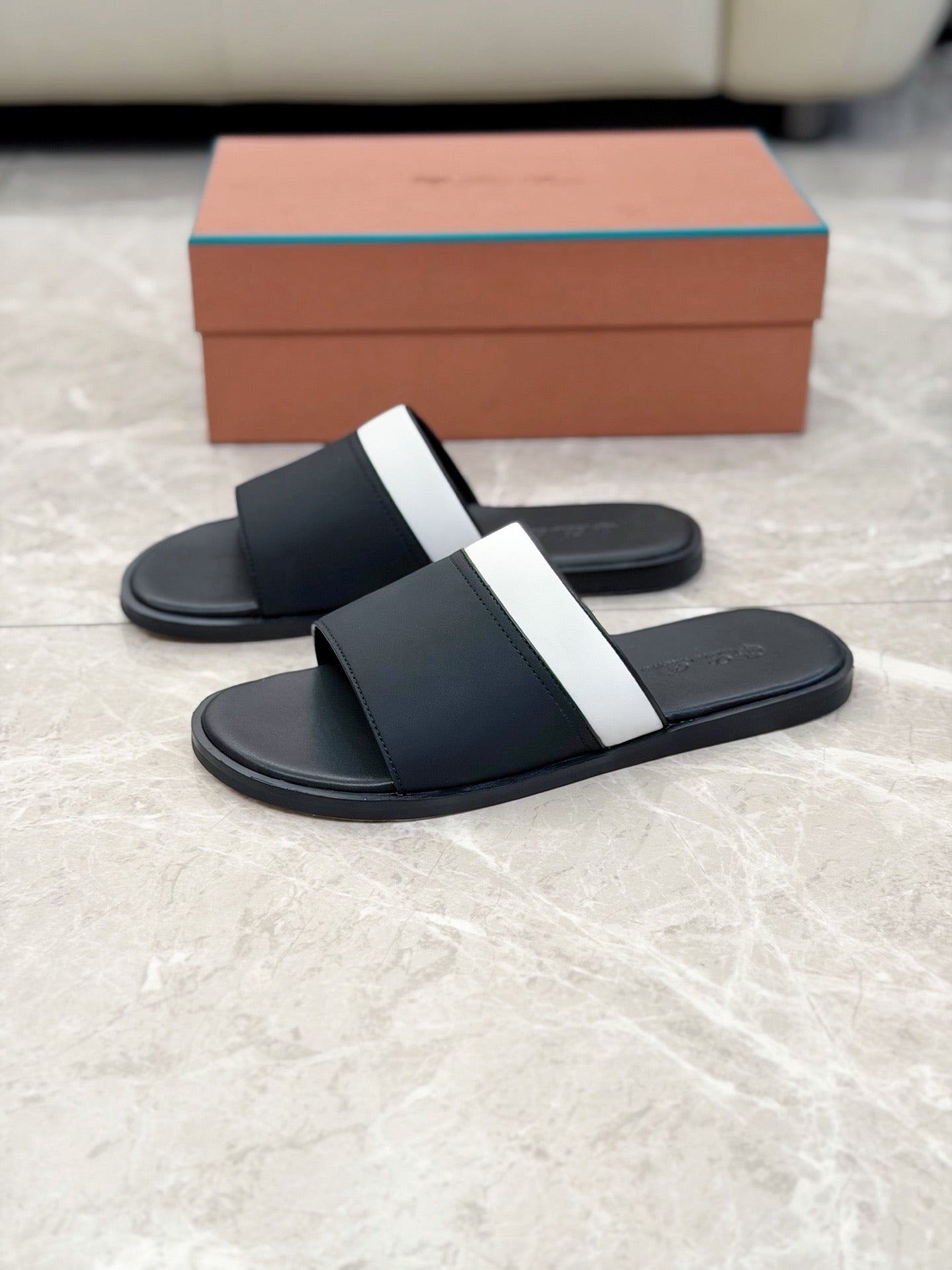 LP Sandals