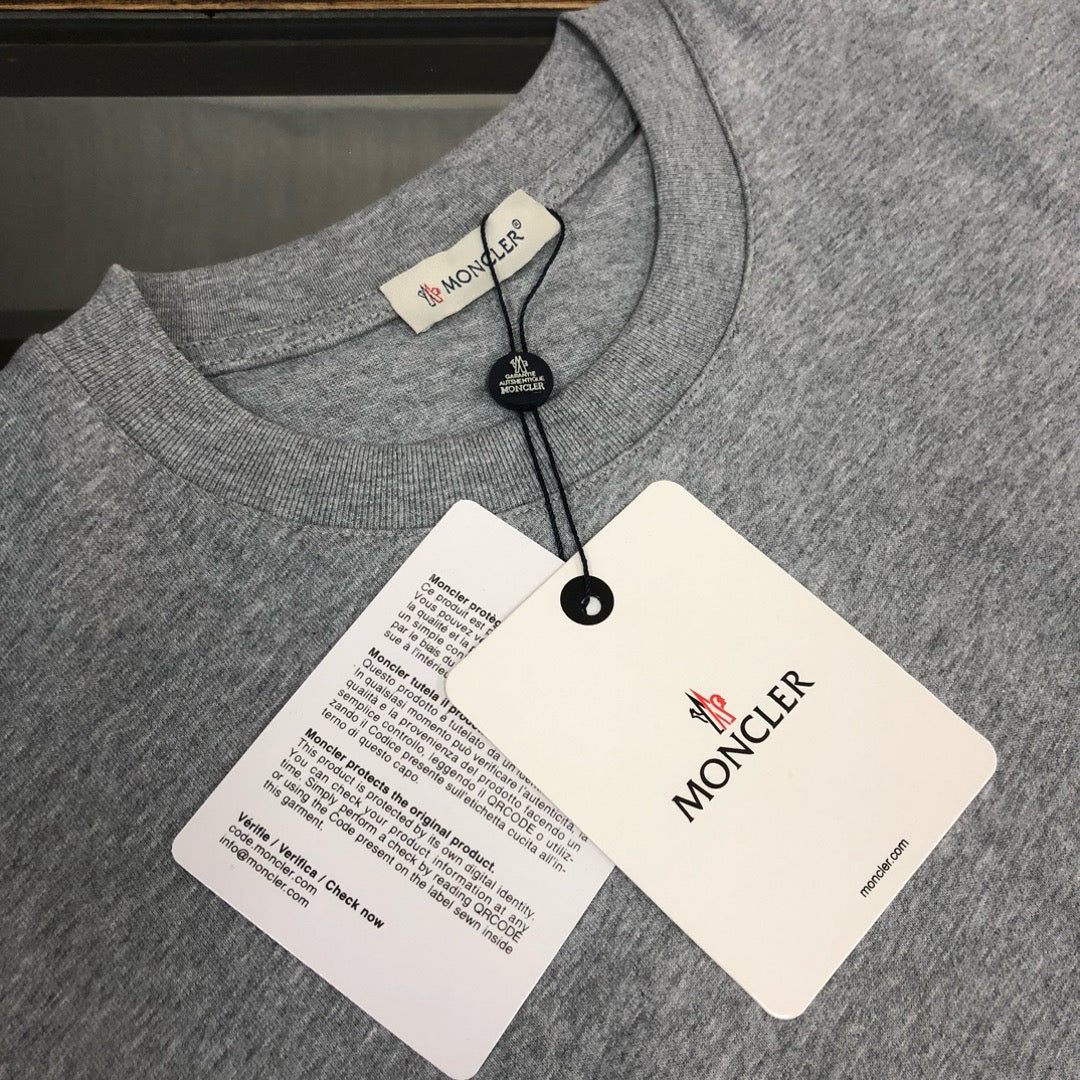 Moncler T-shirt