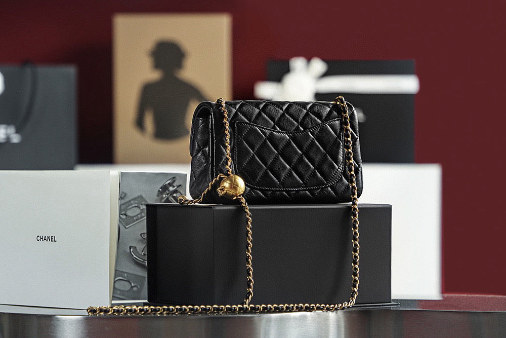 Chanel CF Mini Bag (13x20x7cm)