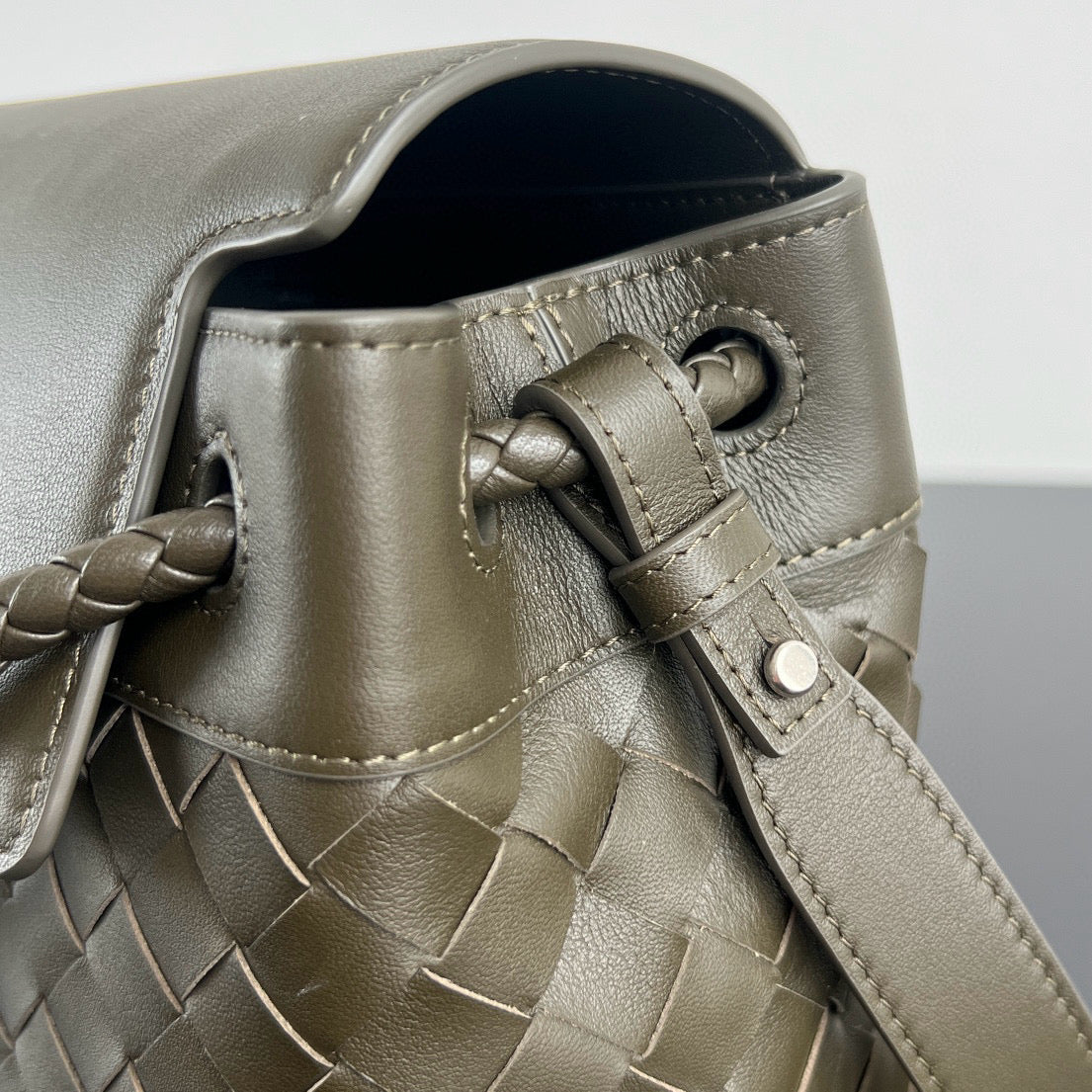 BV Cross Body Bag 29x20x13CM