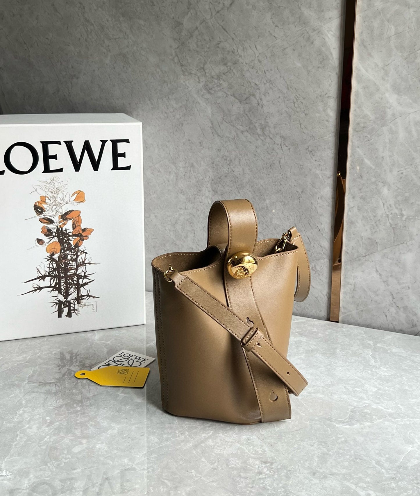 Loewe Pebble Bucket Bag(16x16x19.5cm)