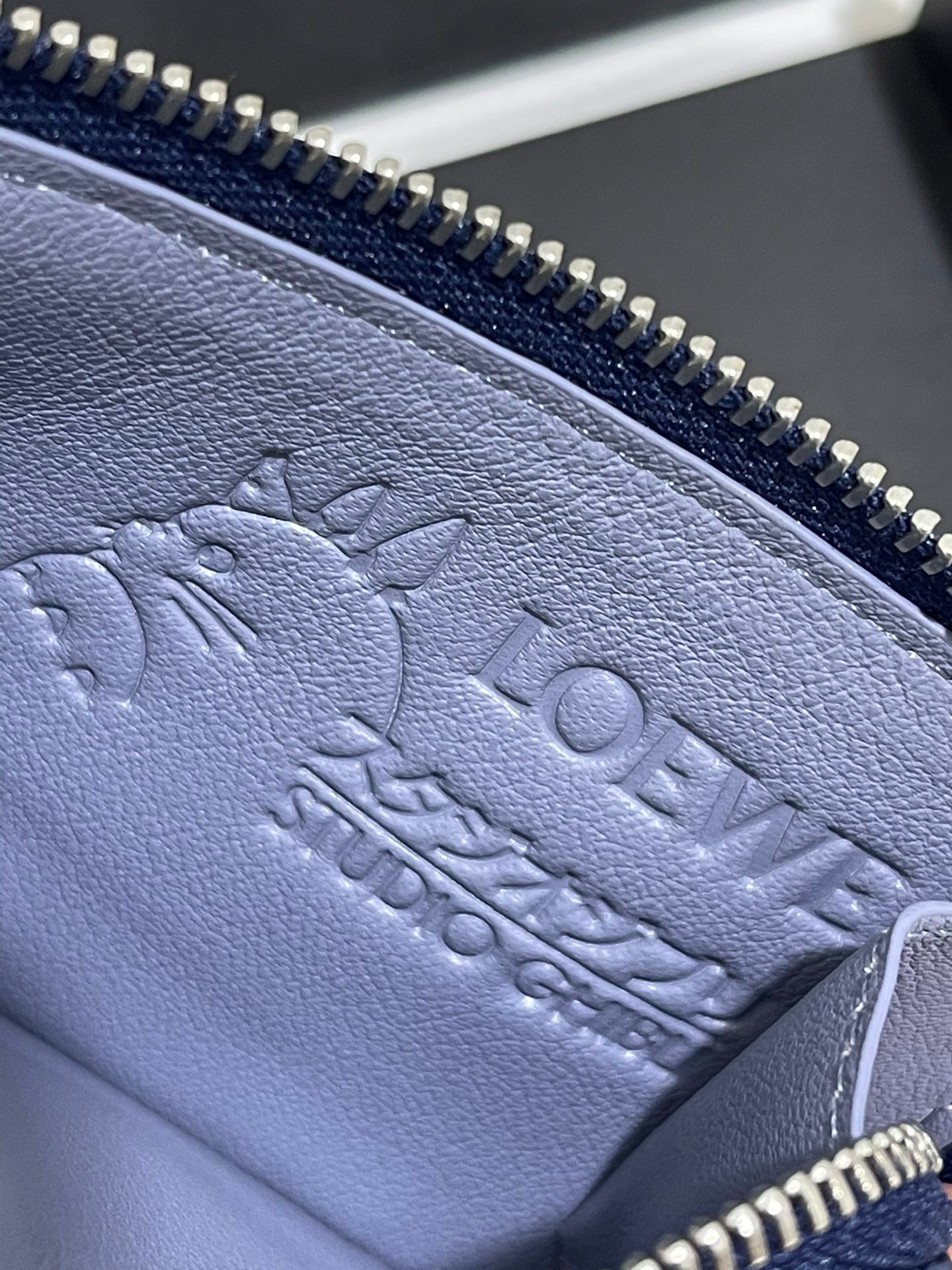Loewe Wallet