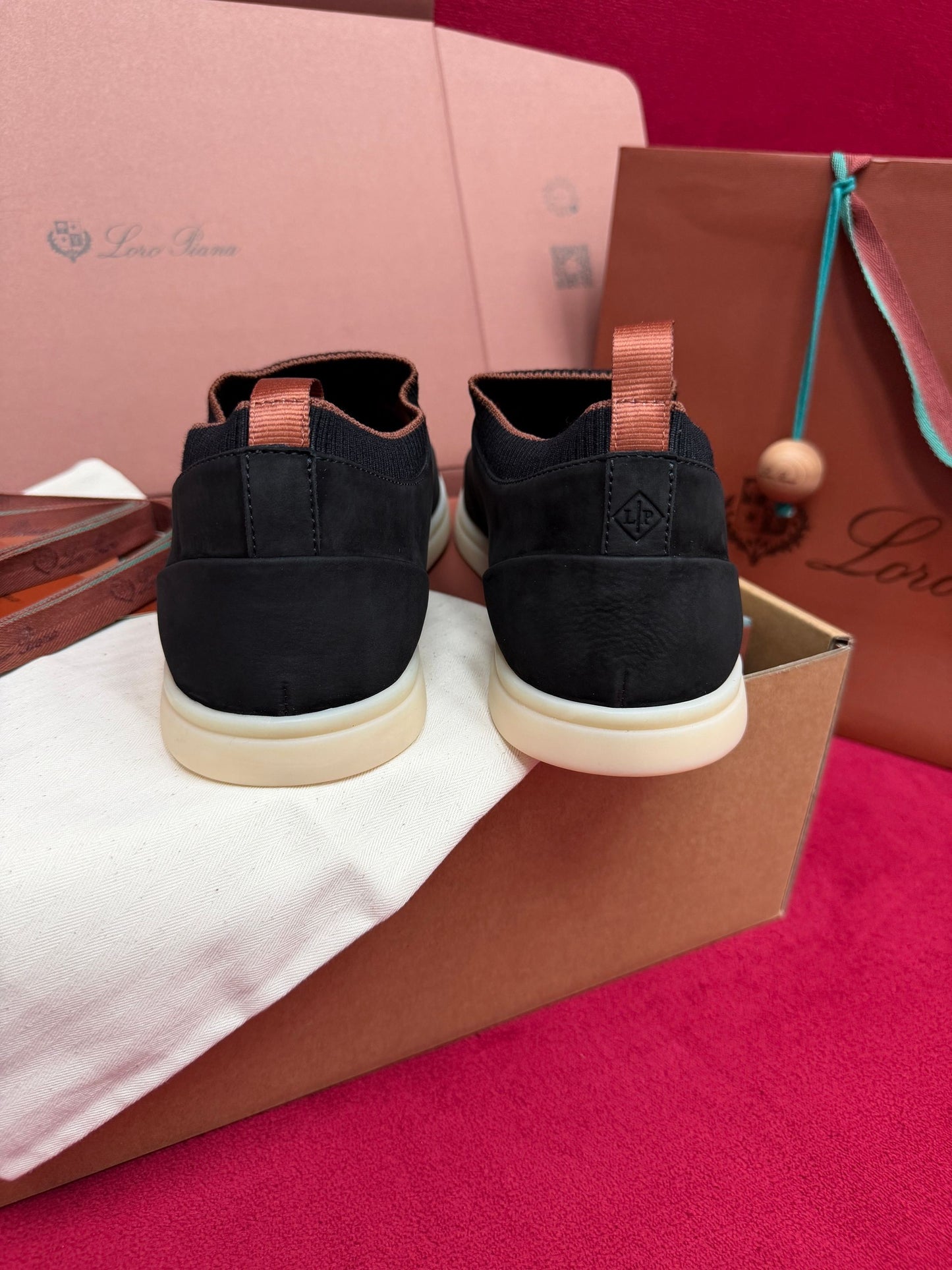 LP Sneakers