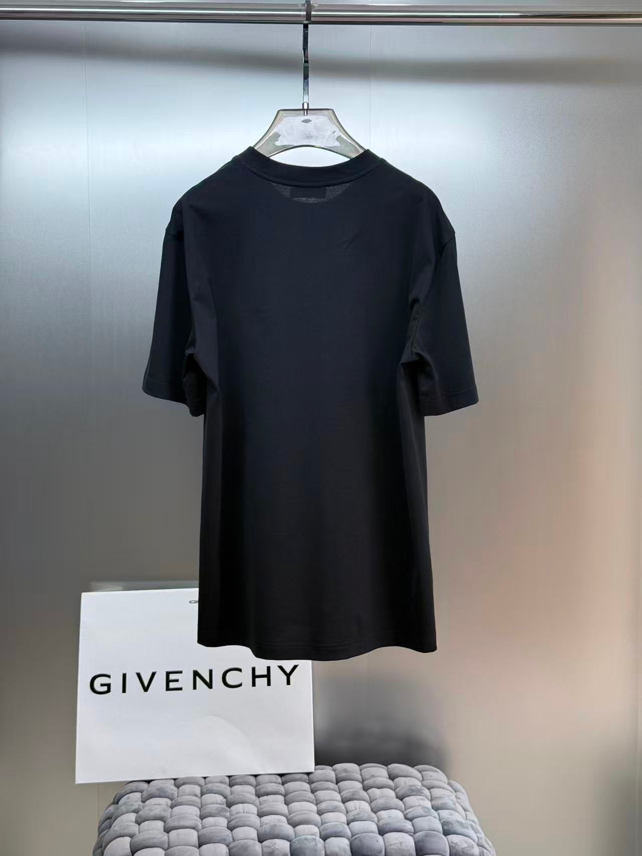 Givenchy T-Shirt