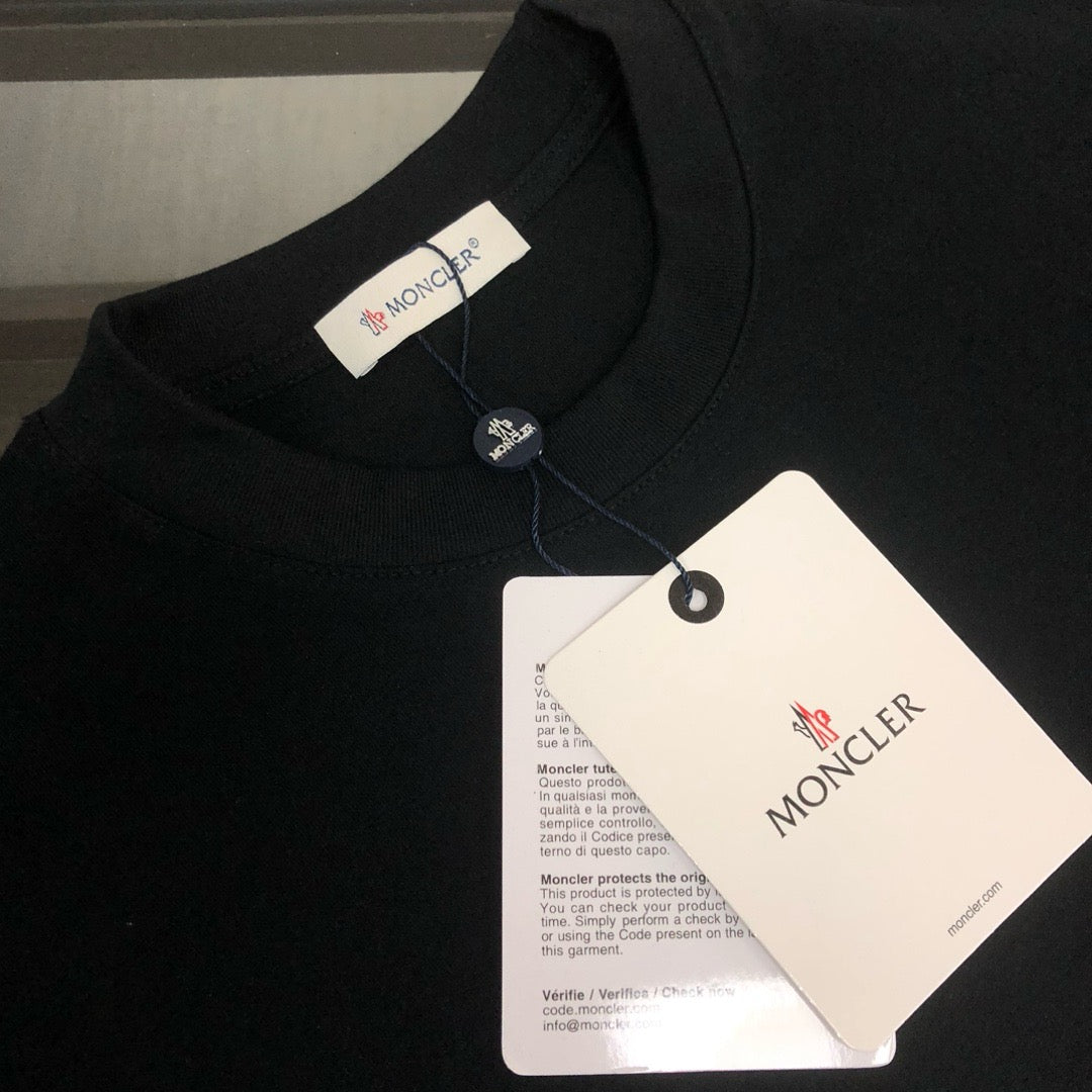 Moncler T-shirt