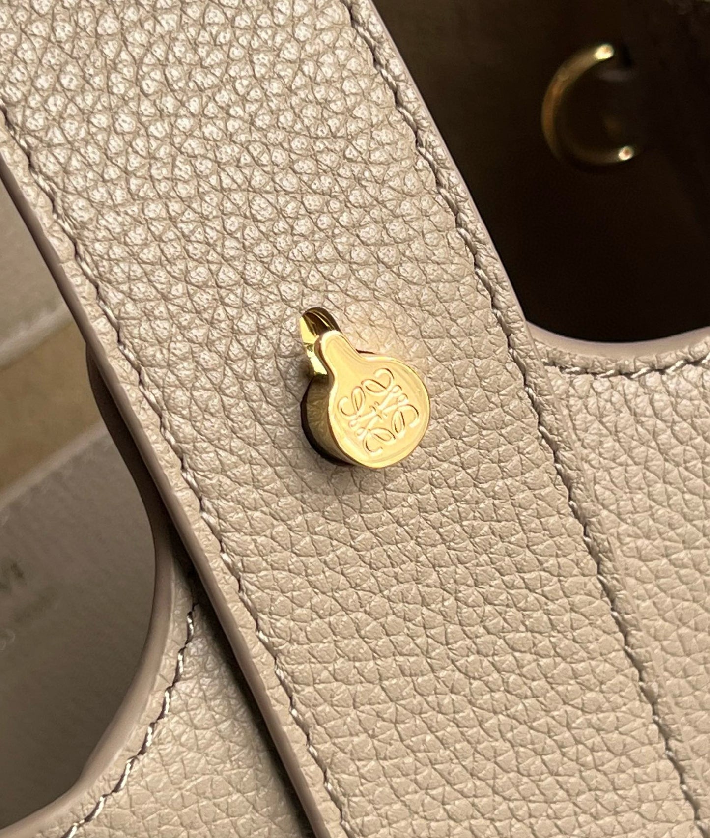 Loewe Pebble Bucket Bag(16x16x19.5cm)