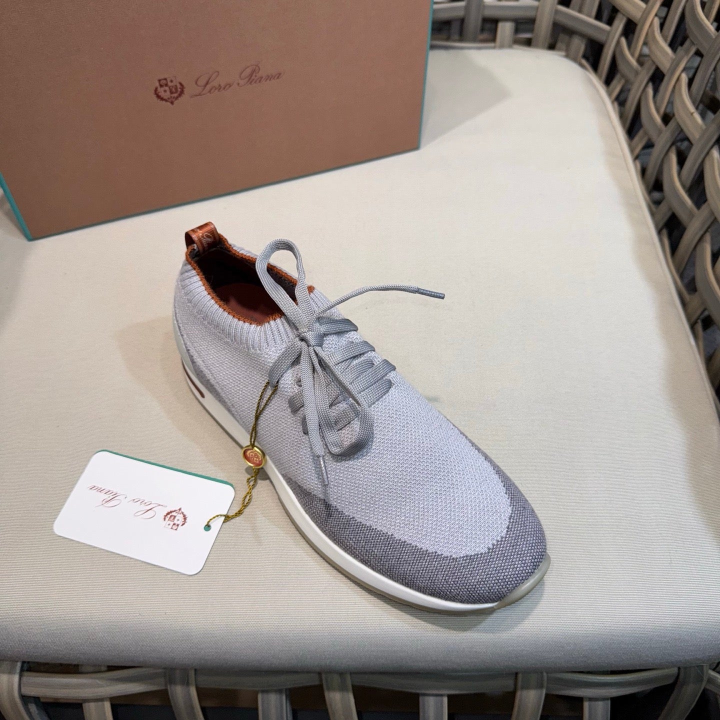 LP Sneakers