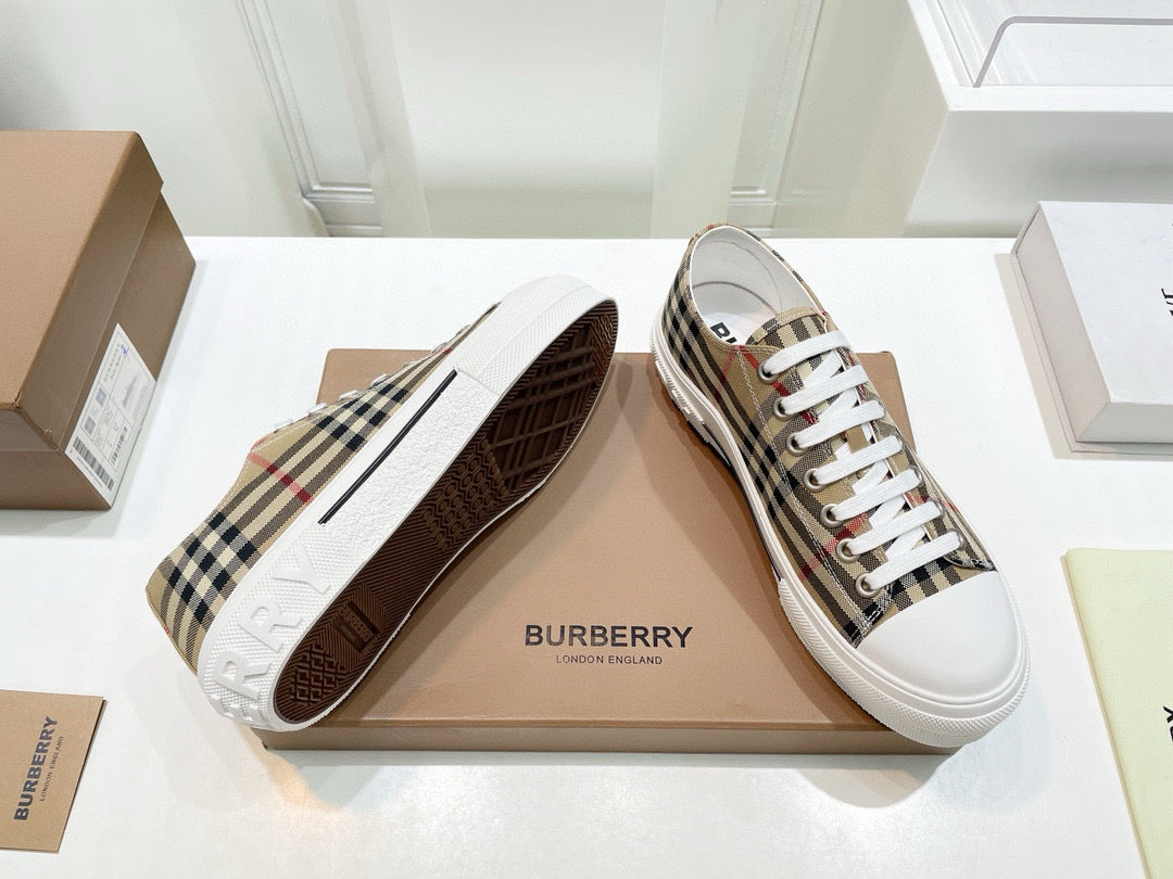 Burberry Sneakers