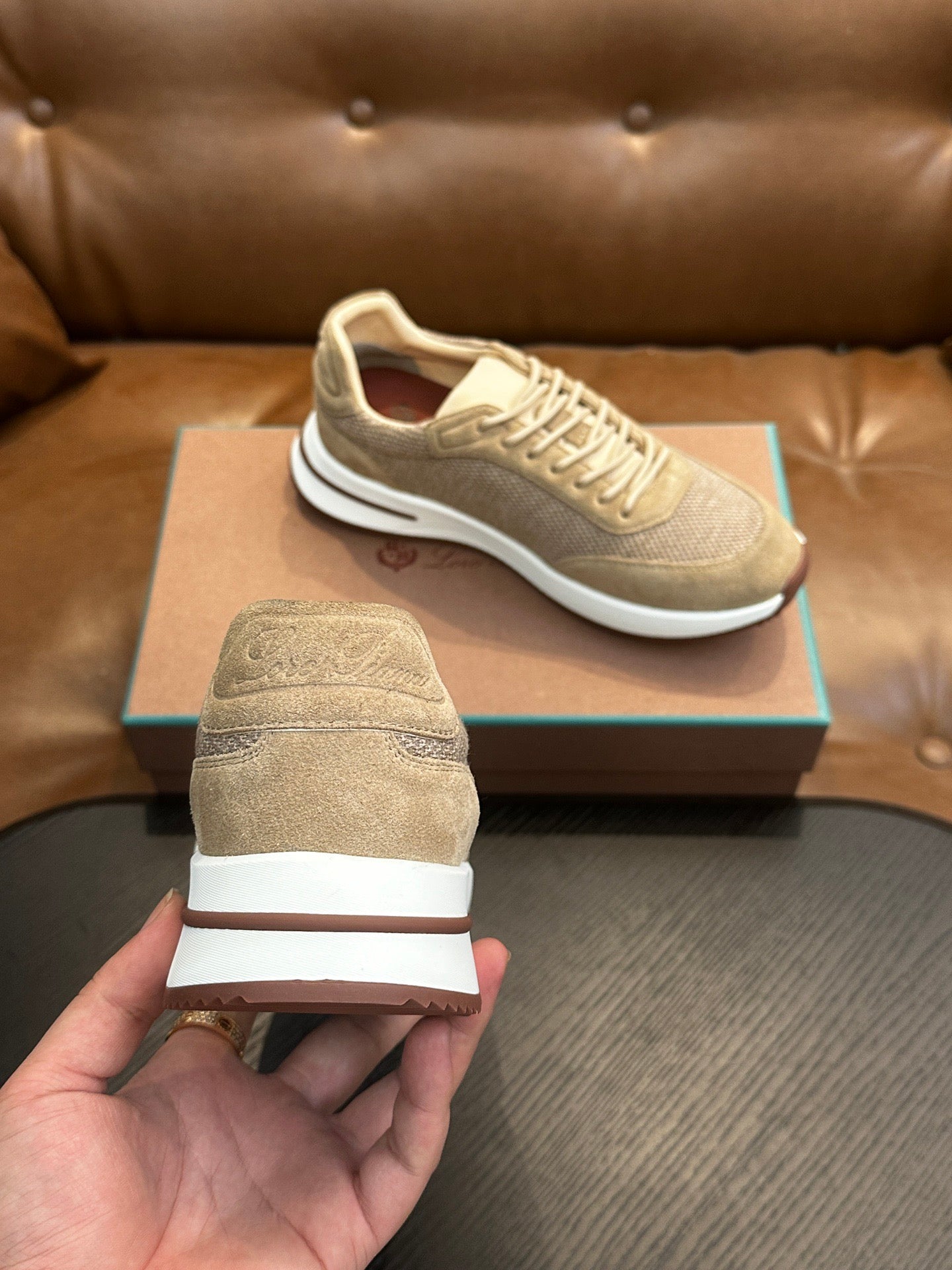 LP Sneakers