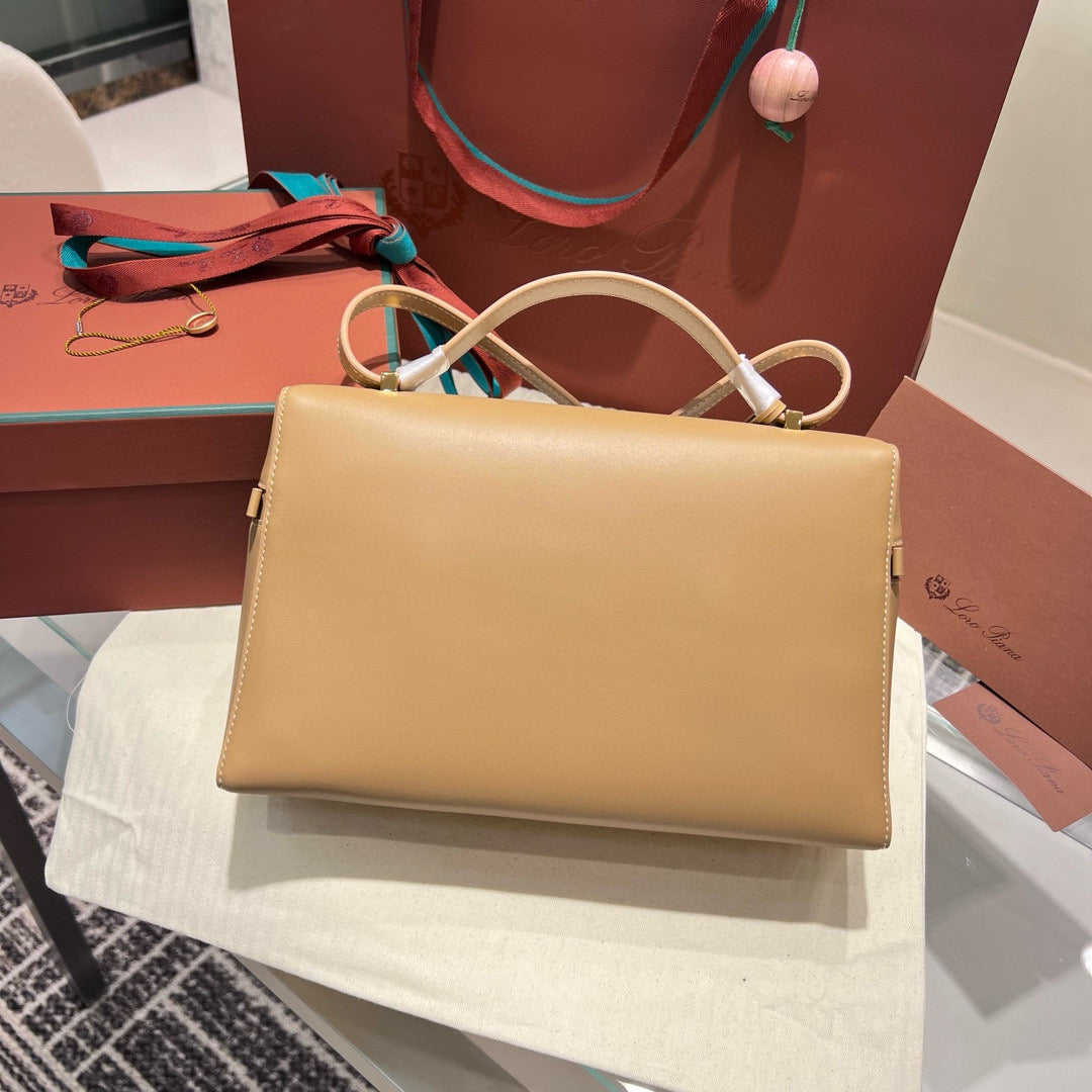 Loro Piana Extra Bag 27