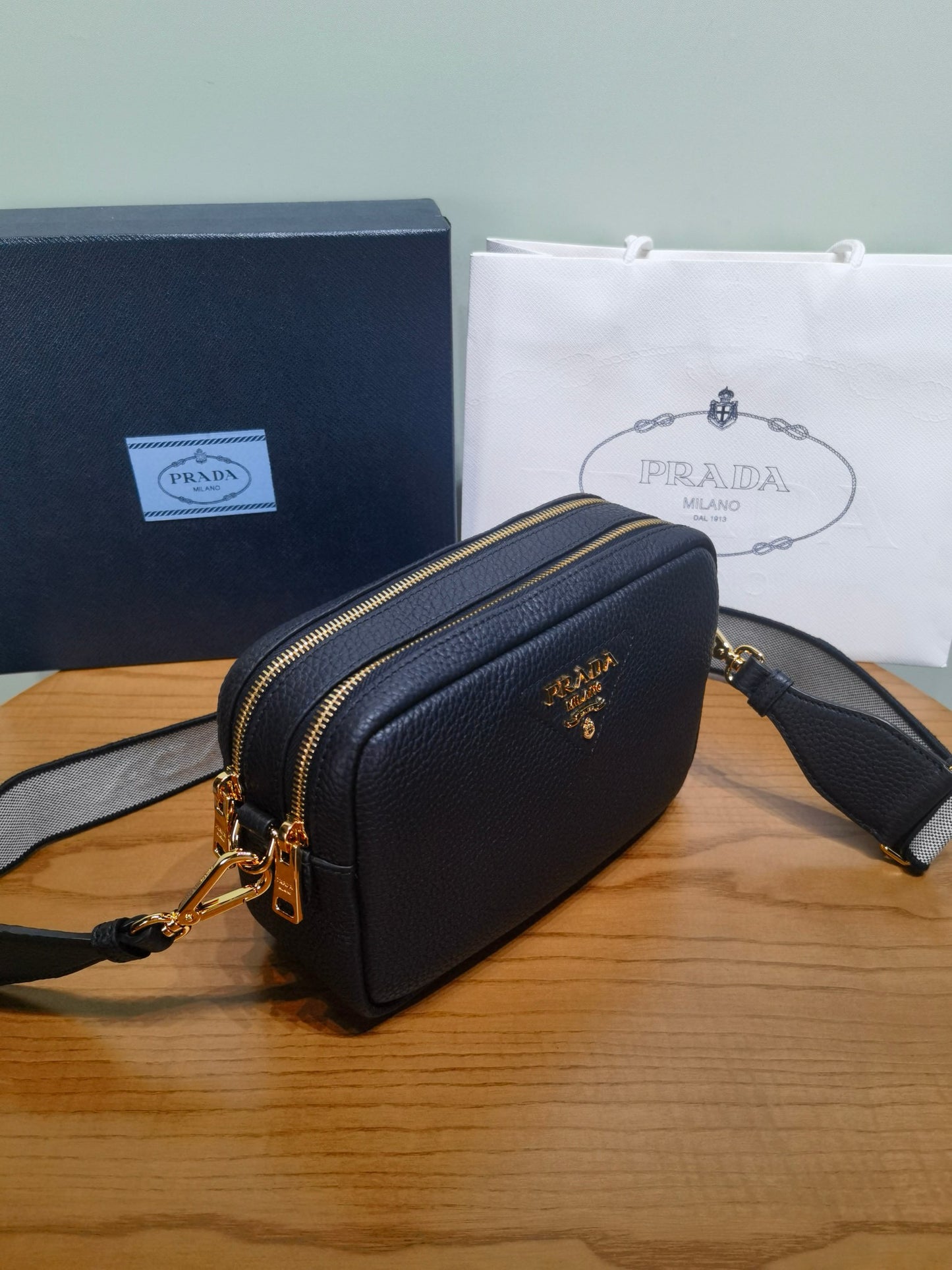 PD Small Camera Crossbody Bag 22x14x8cm