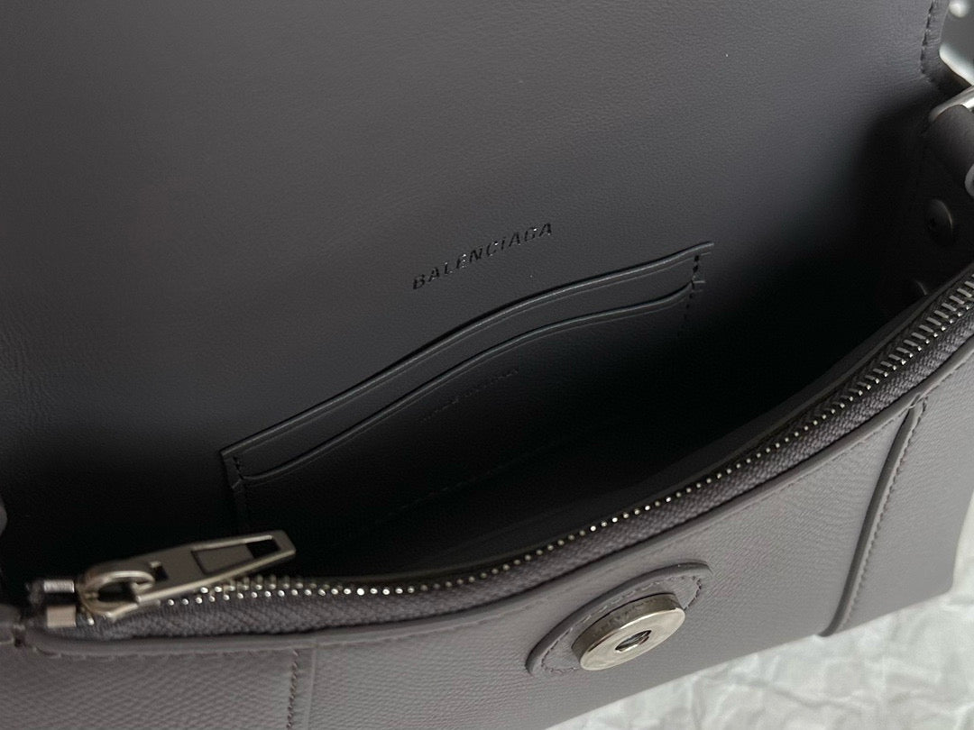BLCG Downtown Treize Leather Hourglass Shoulder Bag(20x5x13cm)