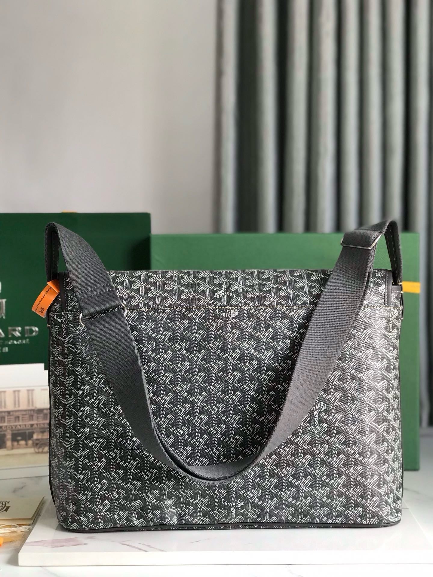 Goyard Messenger Bag 35x26x7.5cm