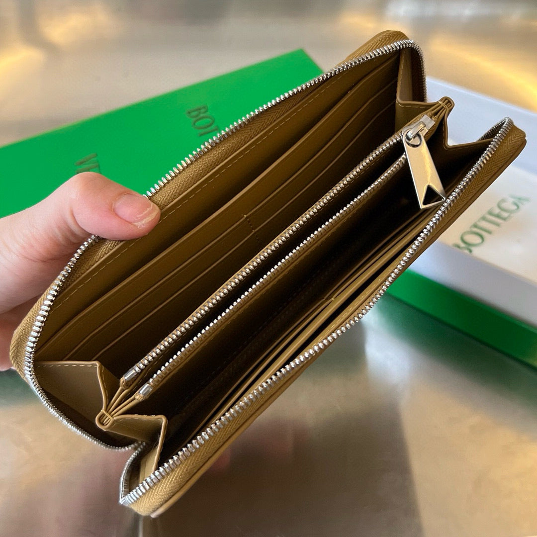 Bottega Veneta Long Zipped Wallet