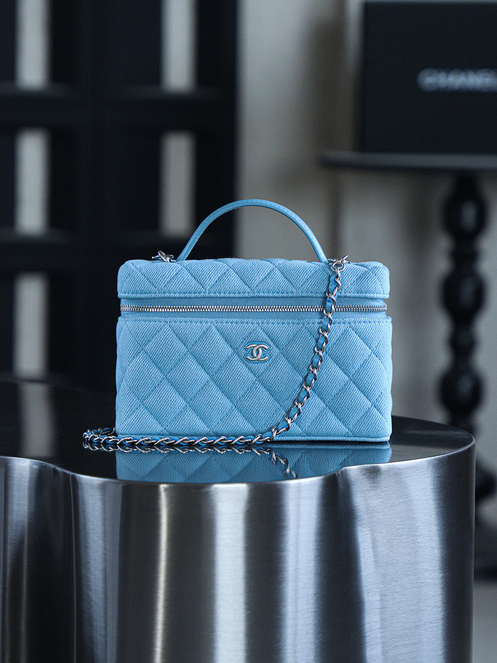 Chanel 25P LP Vanity Case