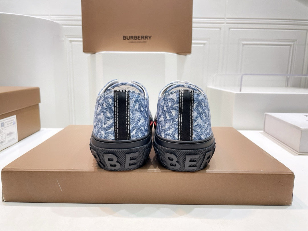 Burberry Sneakers