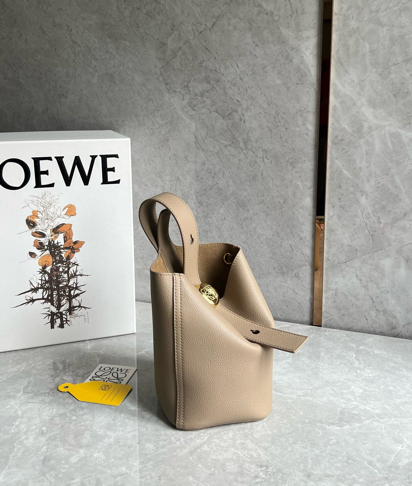 Loewe Pebble Bucket Bag(16x16x19.5cm)