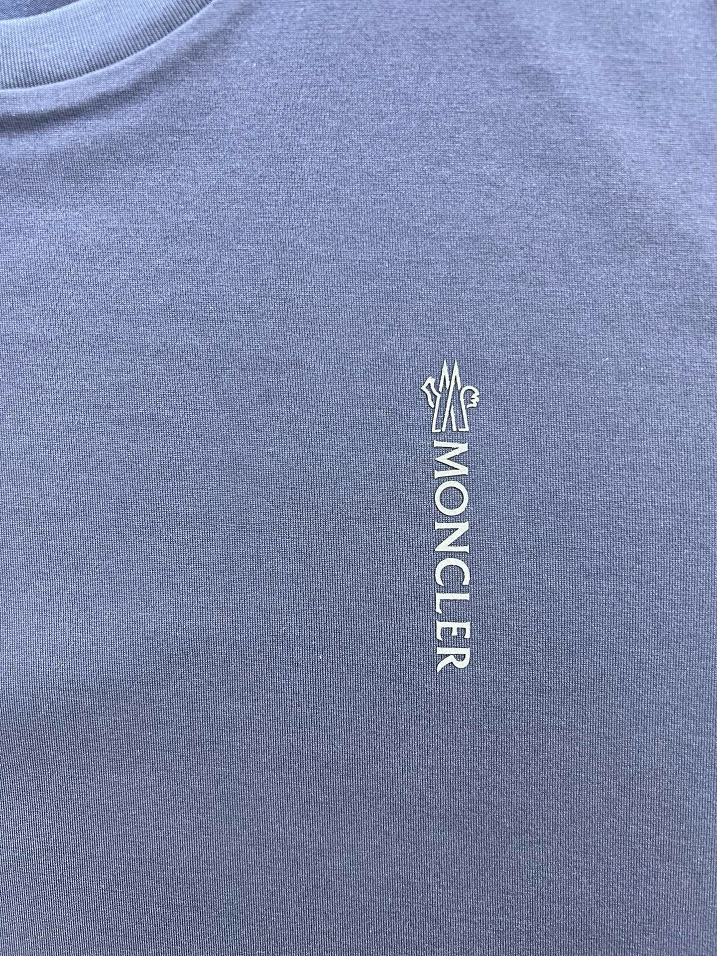 Moncler T-shirt