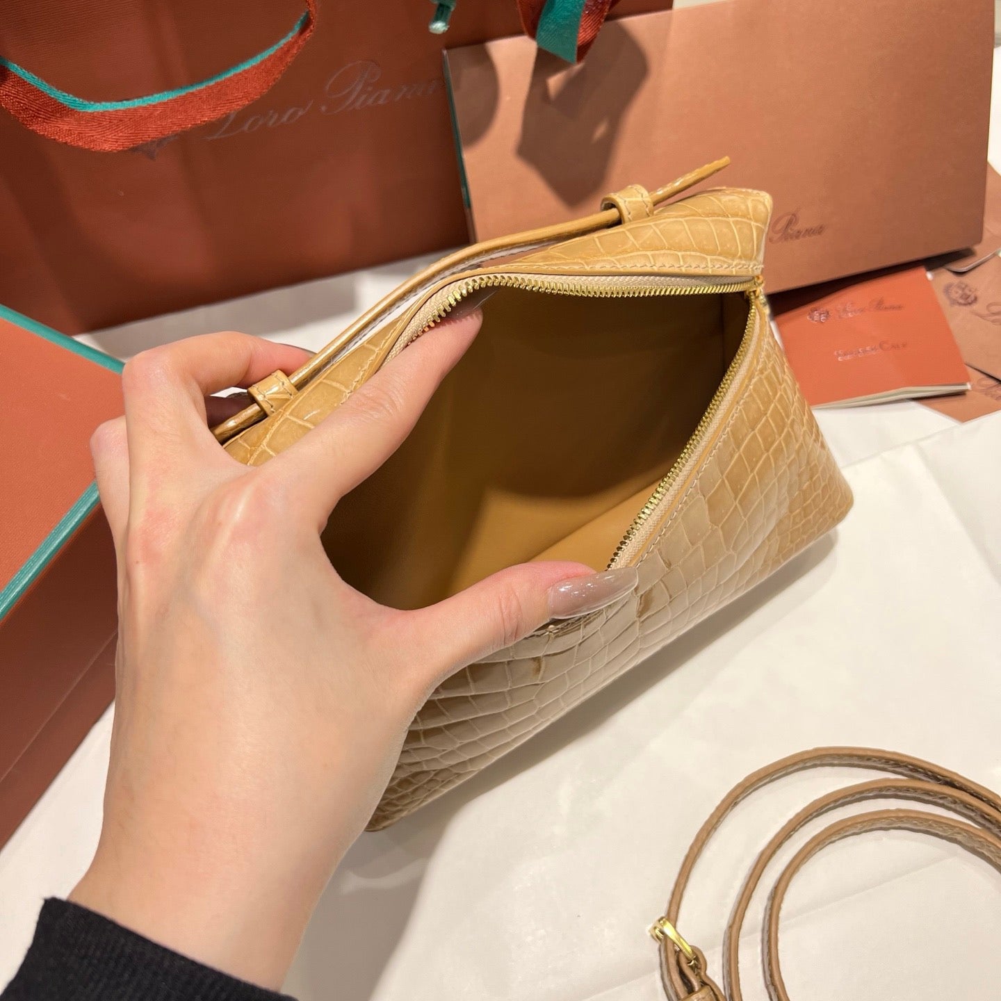LP Extra Pocket L19 Handbag